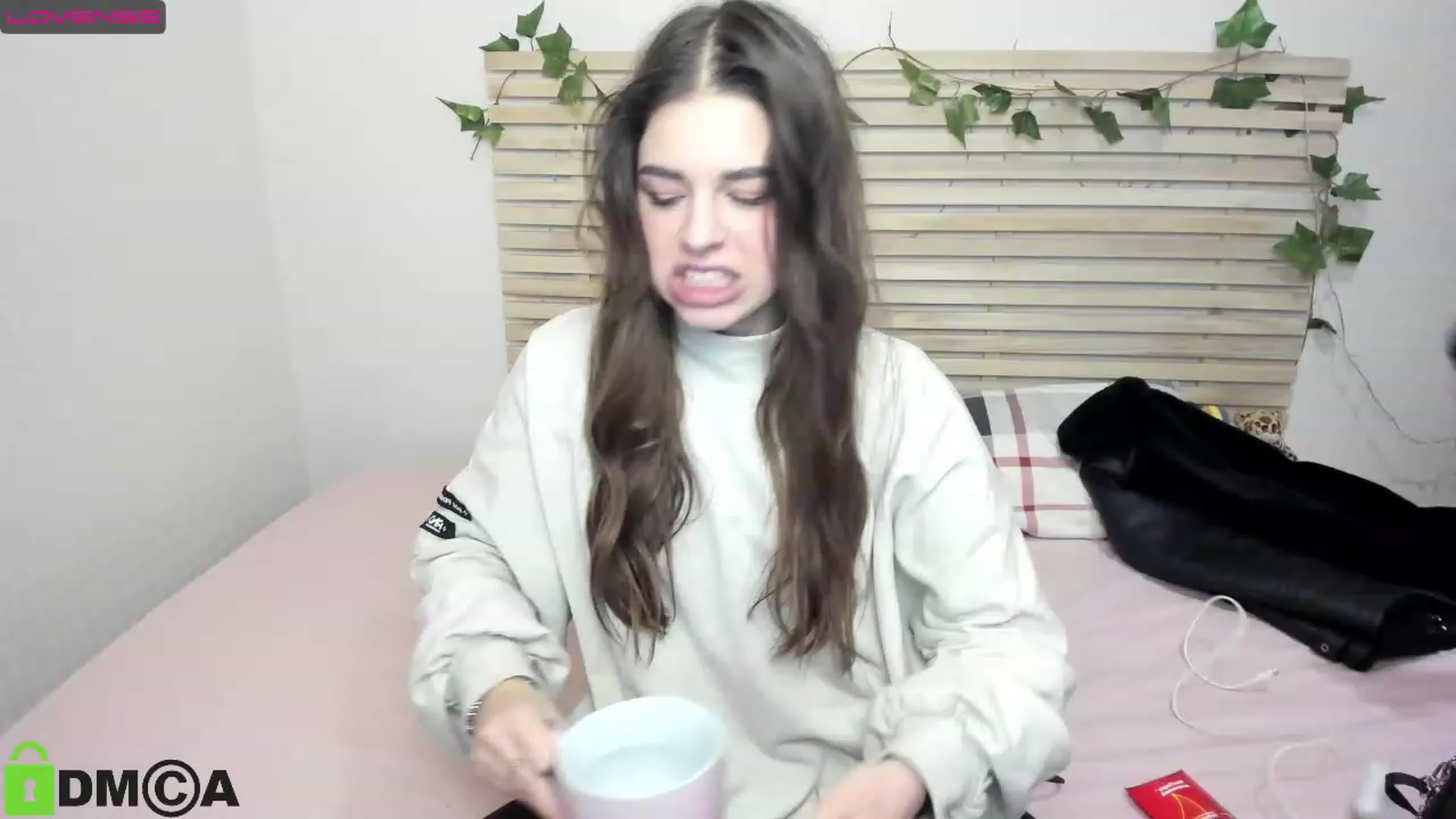 Gallery image thumbnail from AlexandaSweet's myfreecams stream on, 12/23/2022, 14:59 image 14 of 20