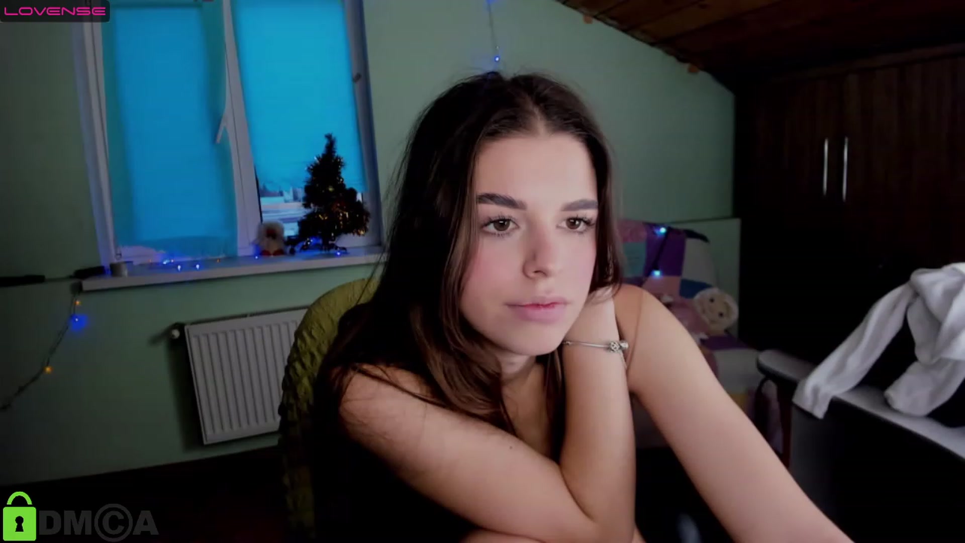 Gallery image thumbnail from AlexandaSweet's myfreecams stream on, 12/27/2022, 14:31 image 11 of 20