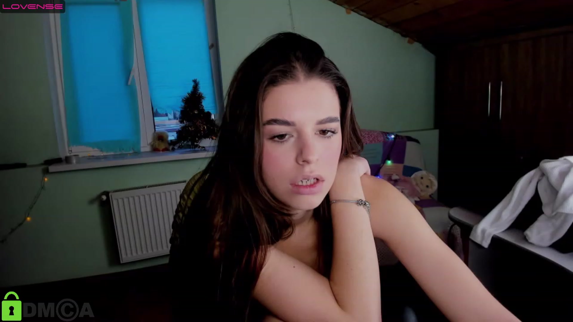 Gallery image thumbnail from AlexandaSweet's myfreecams stream on, 12/27/2022, 14:31 image 13 of 20