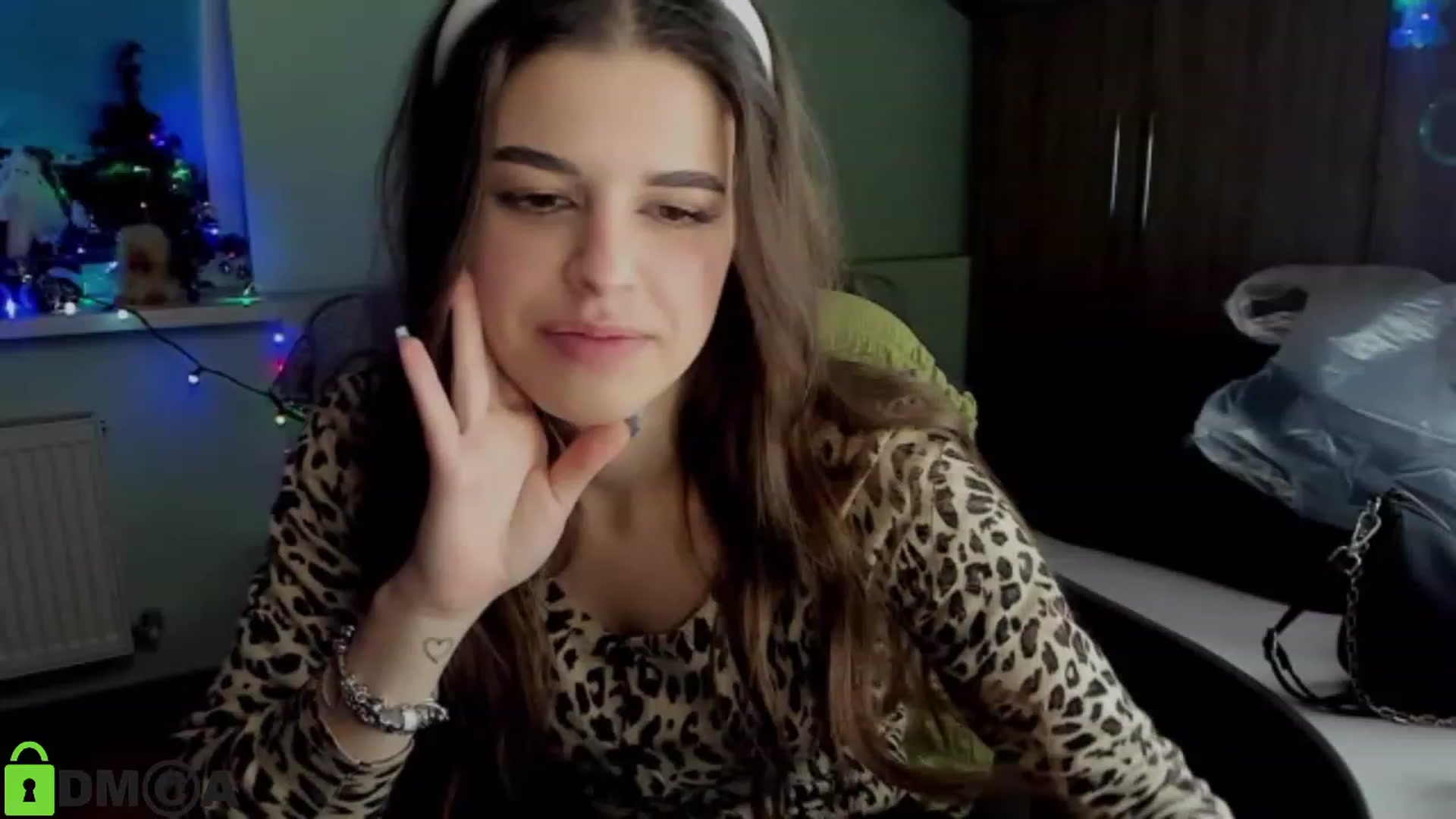 Gallery image thumbnail from AlexandaSweet's myfreecams stream on, 01/06/2023, 18:22 image 11 of 20