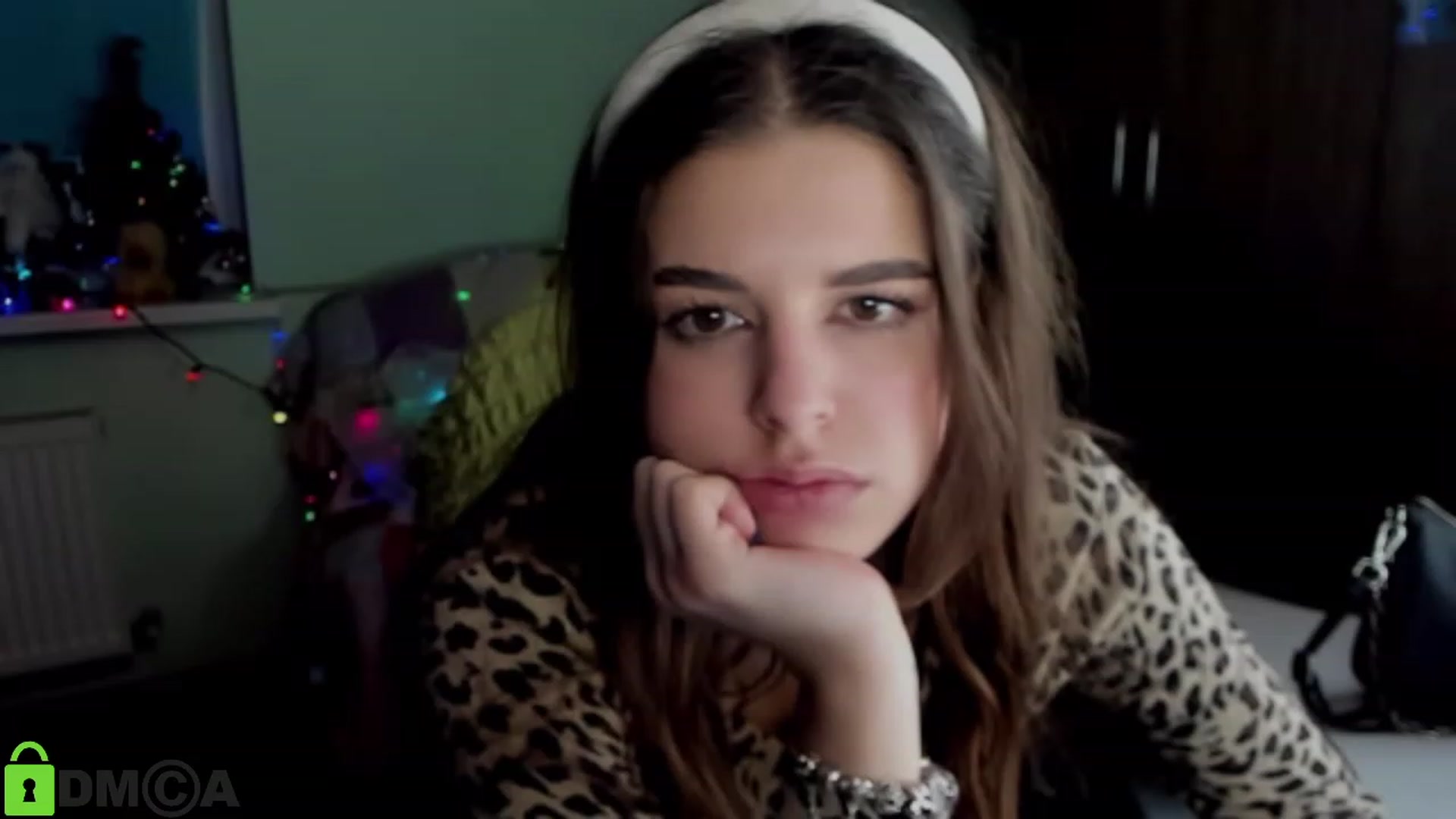 Gallery image thumbnail from AlexandaSweet's myfreecams stream on, 01/06/2023, 18:22 image 1 of 20