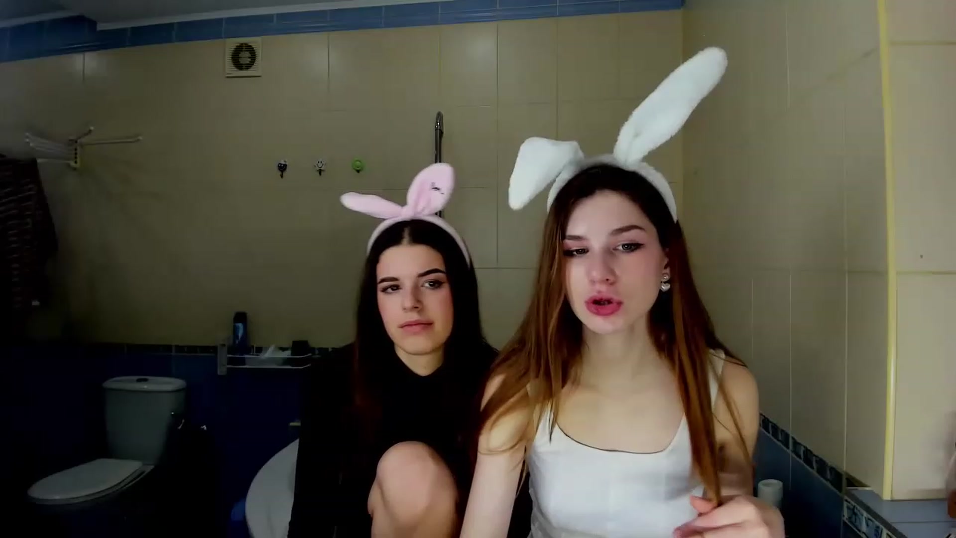 Gallery image thumbnail from AlexandaSweet's myfreecams stream on, 01/08/2023, 23:04 image 12 of 20