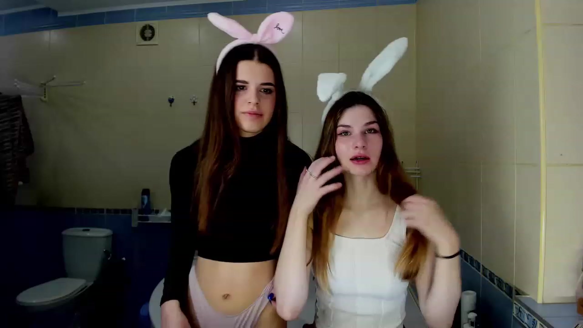 Gallery image thumbnail from AlexandaSweet's myfreecams stream on, 01/08/2023, 23:04 image 10 of 20
