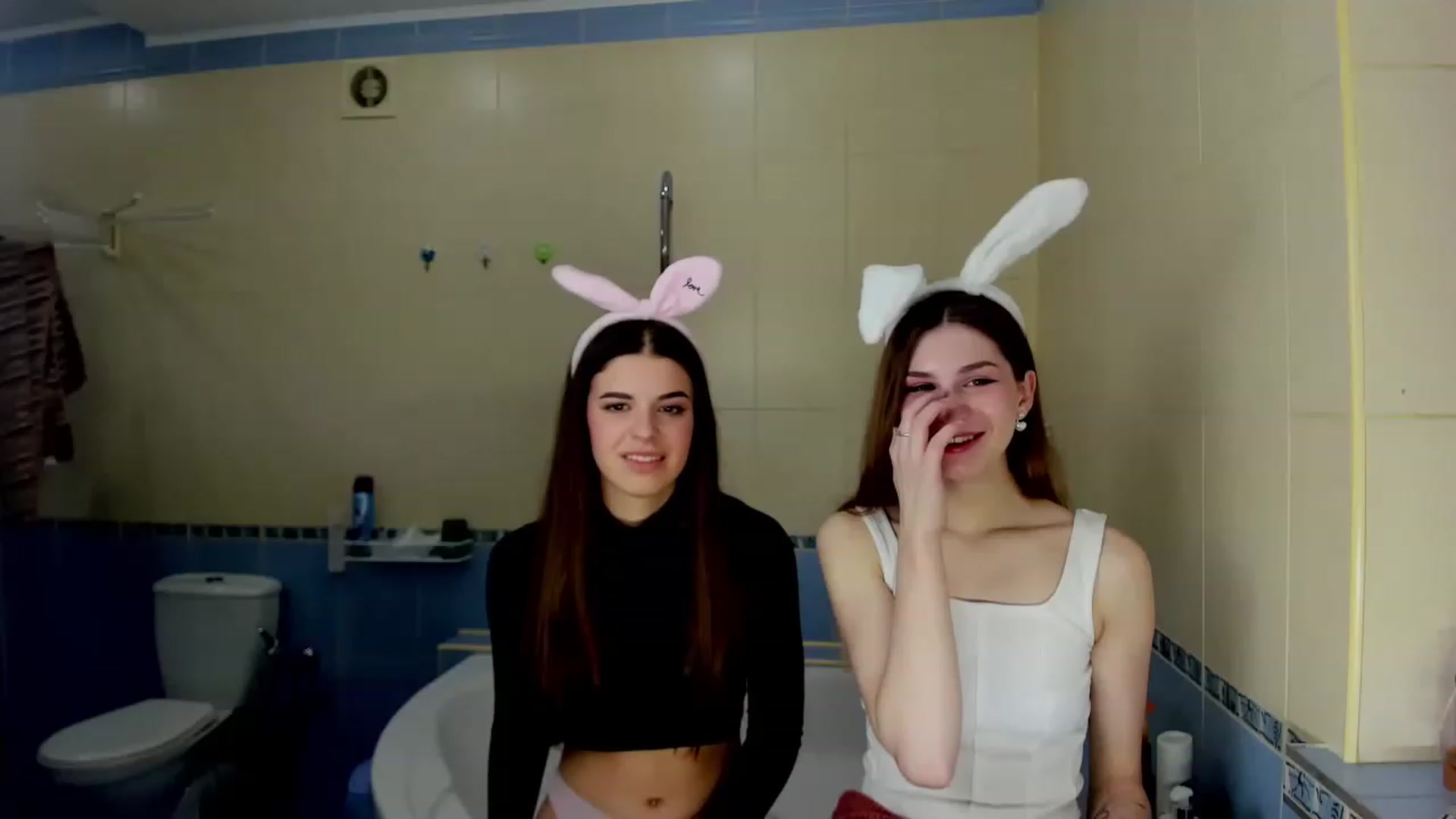 Gallery image thumbnail from AlexandaSweet's myfreecams stream on, 01/08/2023, 23:04 image 6 of 20
