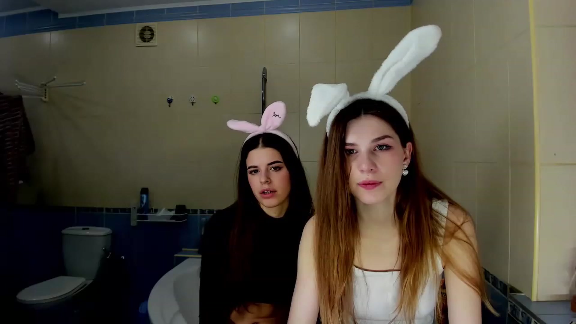Gallery image thumbnail from AlexandaSweet's myfreecams stream on, 01/08/2023, 23:04 image 2 of 20