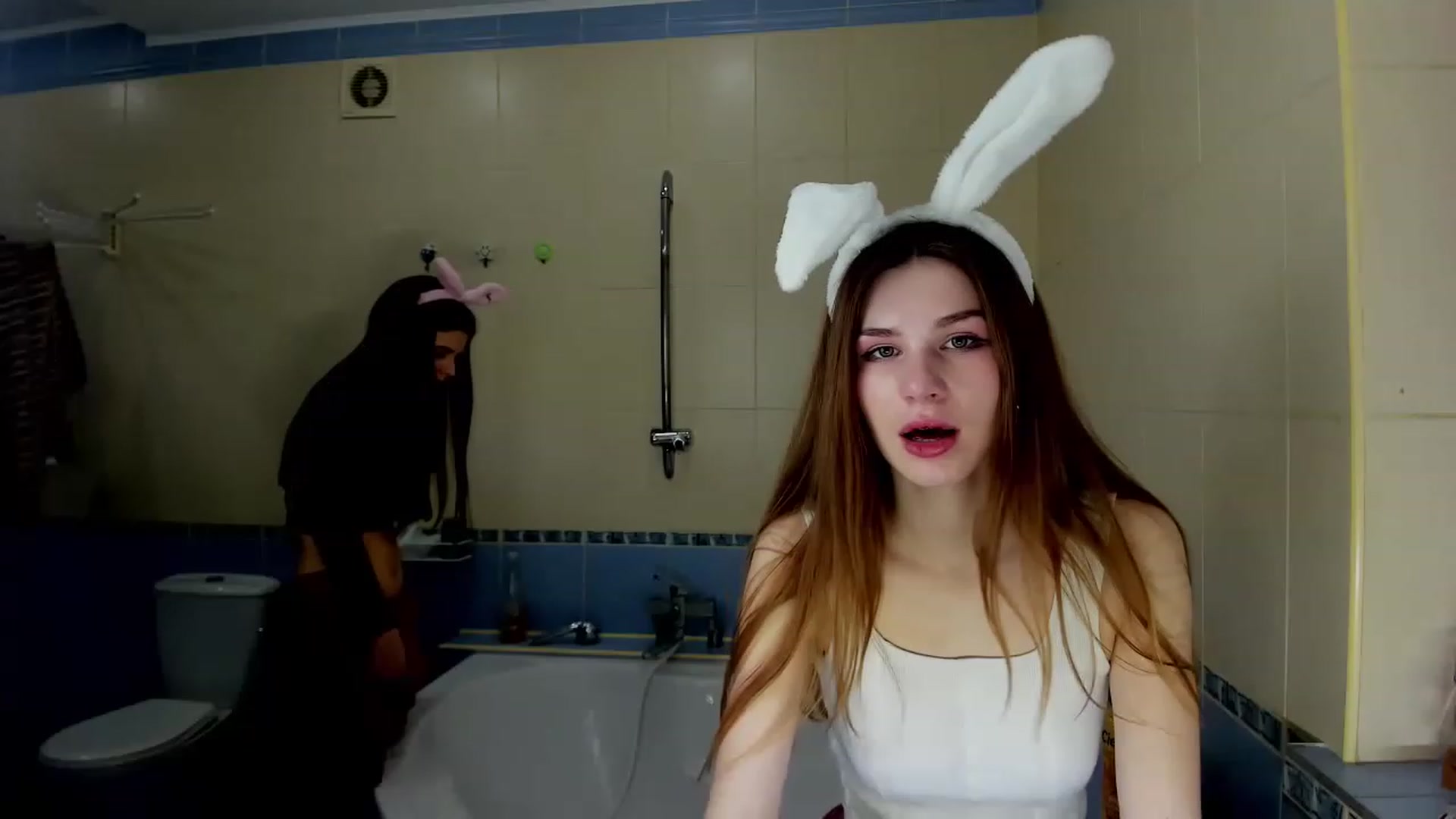 Gallery image thumbnail from AlexandaSweet's myfreecams stream on, 01/08/2023, 23:04 image 3 of 20