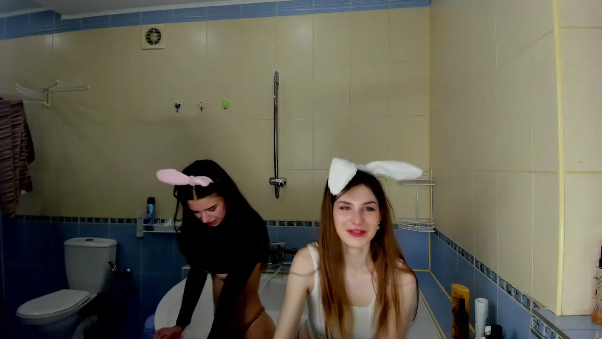 Gallery image thumbnail from AlexandaSweet's myfreecams stream on, 01/08/2023, 23:26 image 17 of 20
