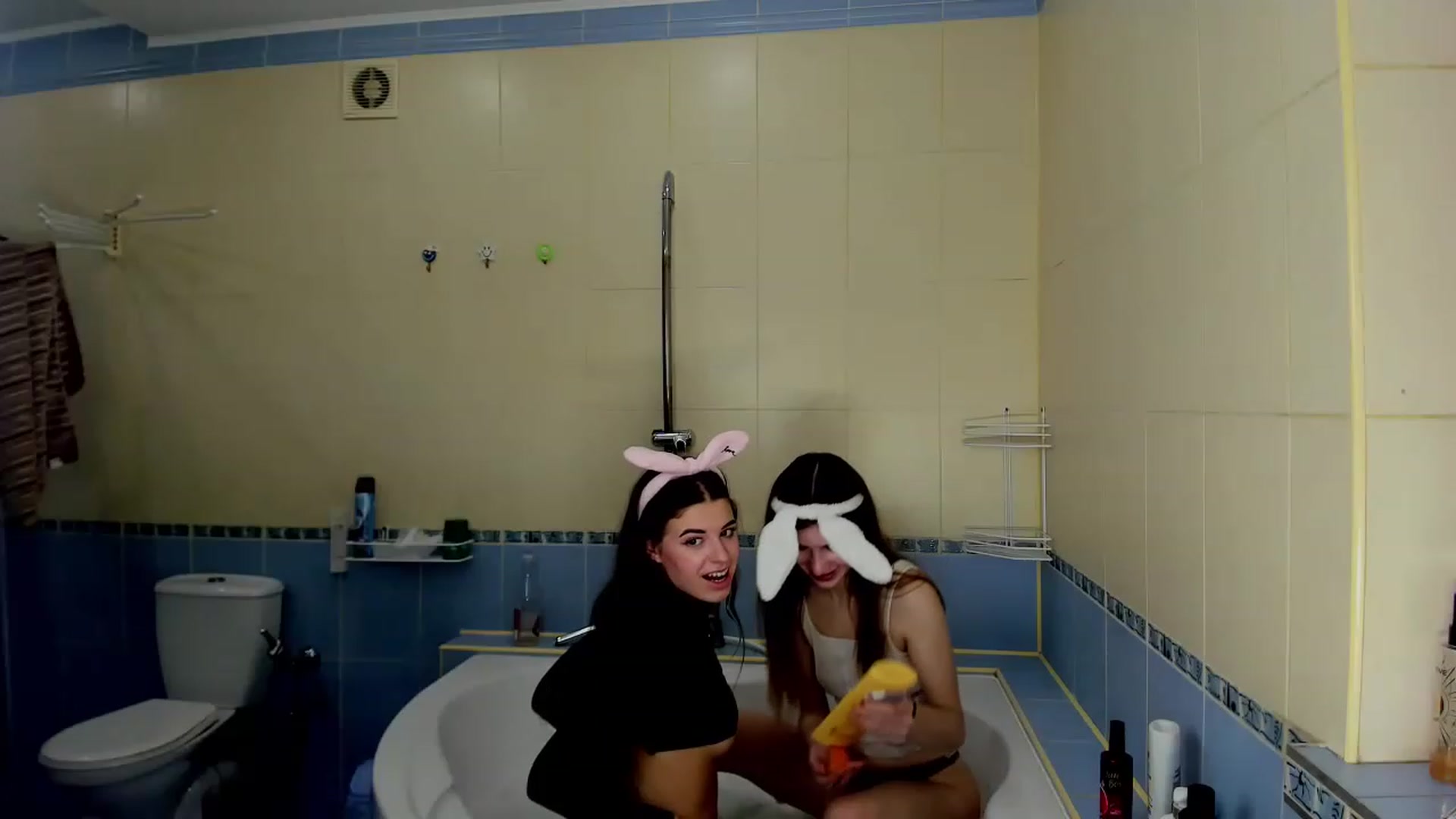 Gallery image thumbnail from AlexandaSweet's myfreecams stream on, 01/08/2023, 23:26 image 15 of 20