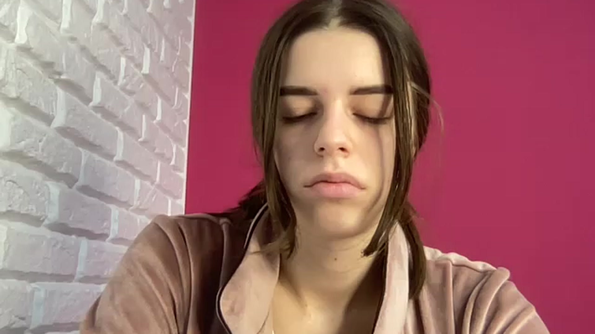 Gallery image thumbnail from AlexandaSweet's myfreecams stream on, 02/02/2023, 14:15 image 2 of 20