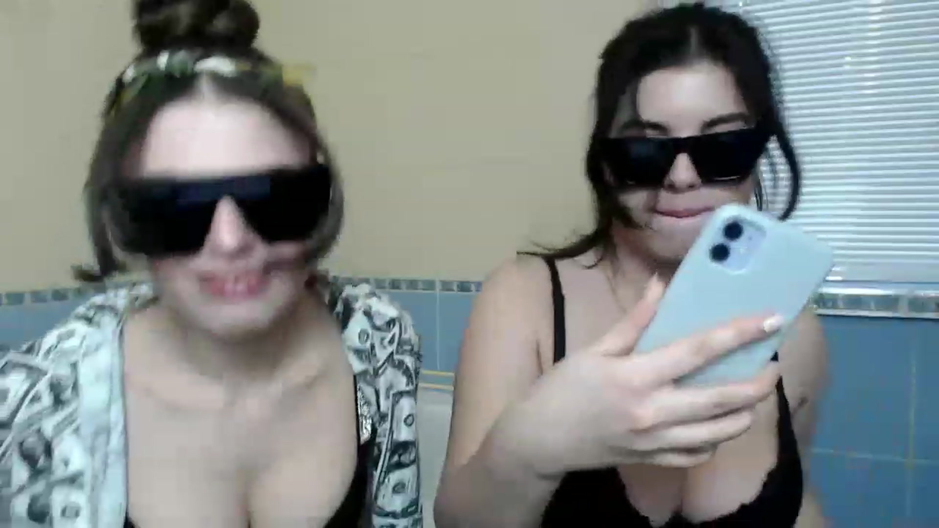 Gallery image thumbnail from AlexandaSweet's myfreecams stream on, 02/22/2023, 13:59 image 16 of 20