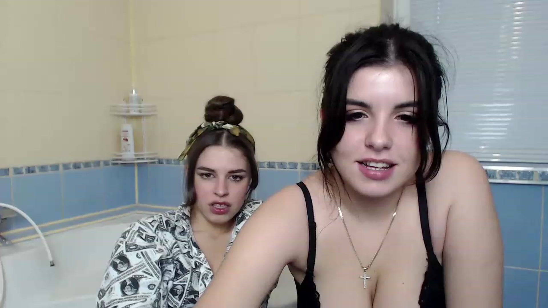 Gallery image thumbnail from AlexandaSweet's myfreecams stream on, 02/22/2023, 15:11 image 14 of 20