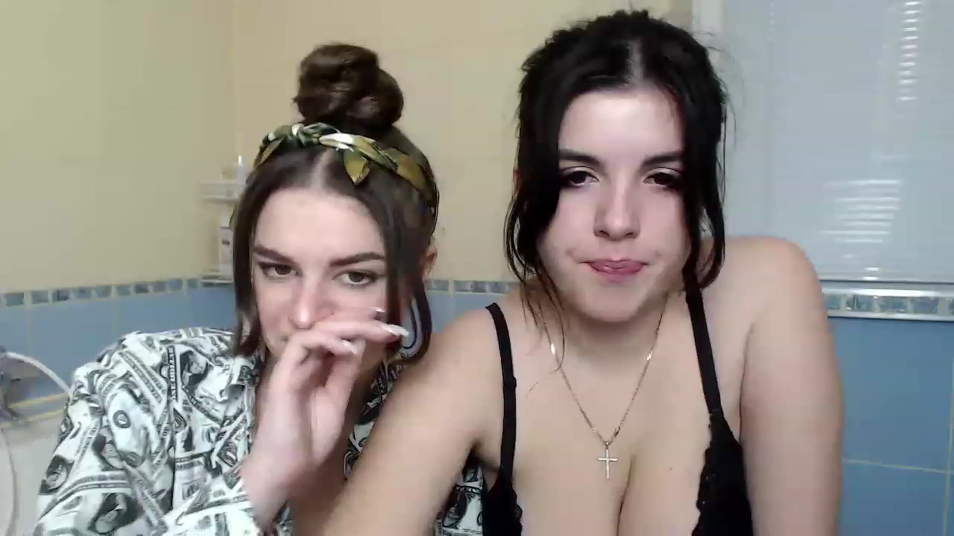 Gallery image thumbnail from AlexandaSweet's myfreecams stream on, 02/22/2023, 15:11 image 10 of 20