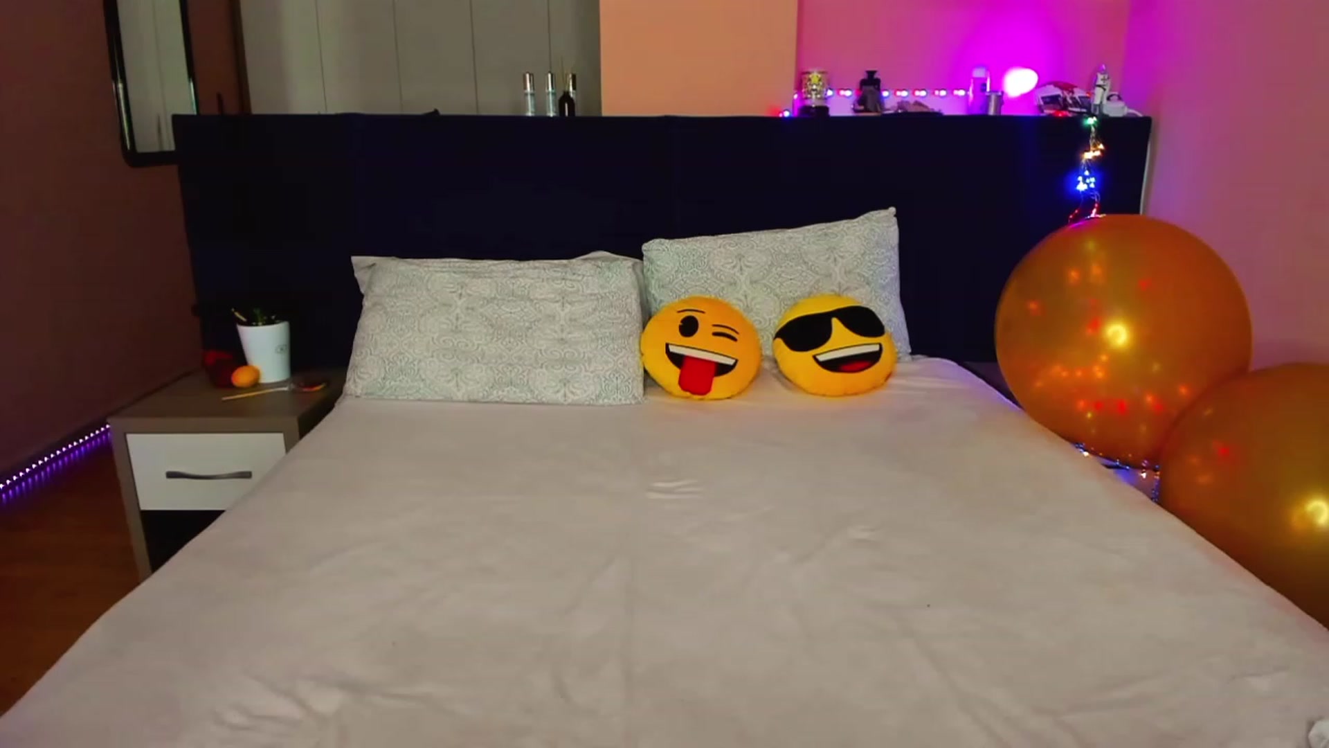Gallery image thumbnail from AlexiAngel's myfreecams stream on, 11/17/2022, 07:16 image 13 of 20