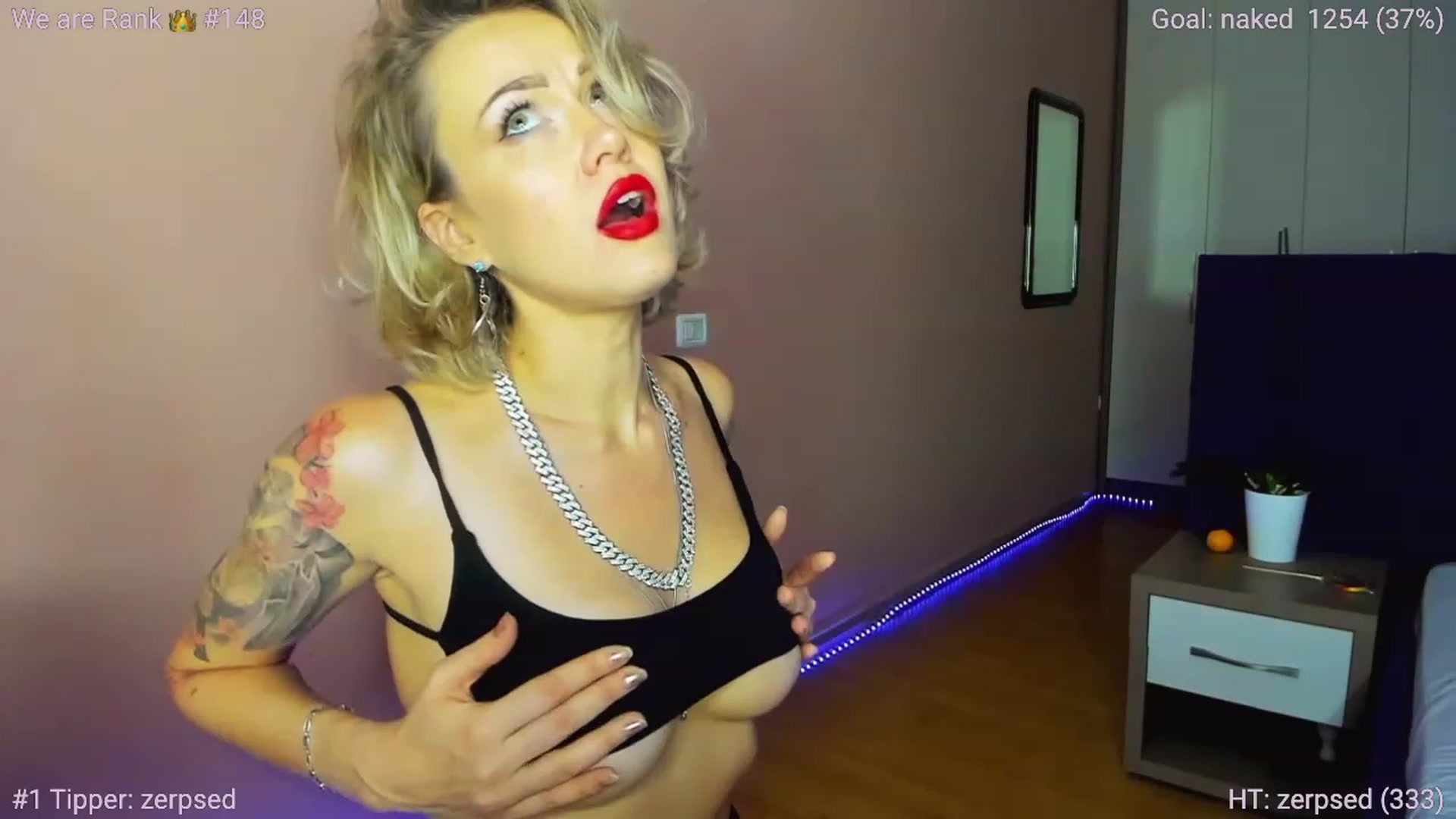 Gallery image thumbnail from AlexiAngel's myfreecams stream on, 11/26/2022, 20:16 image 6 of 20