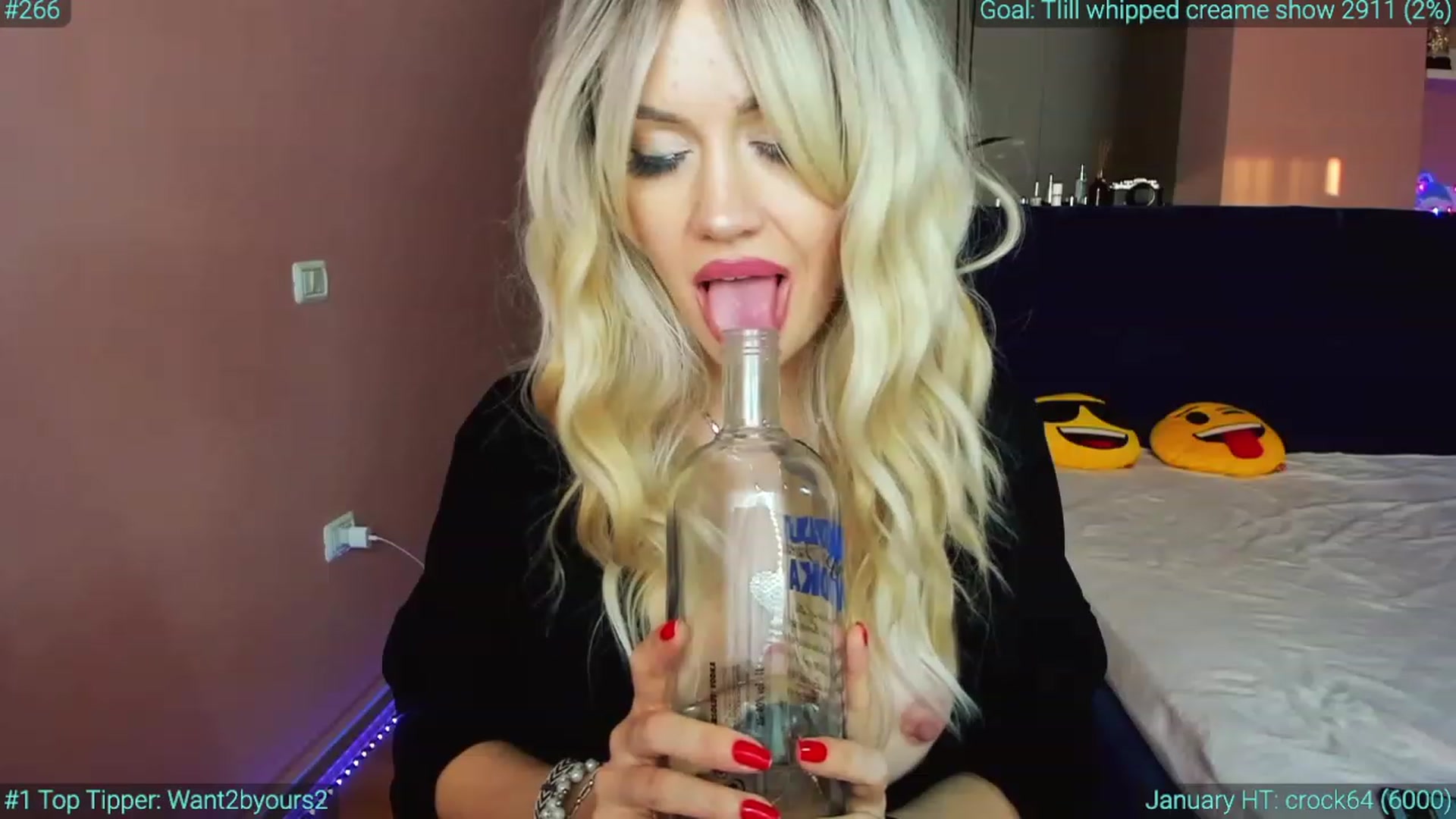 Gallery image thumbnail from AlexiAngel's myfreecams stream on, 01/28/2023, 15:10 image 5 of 20
