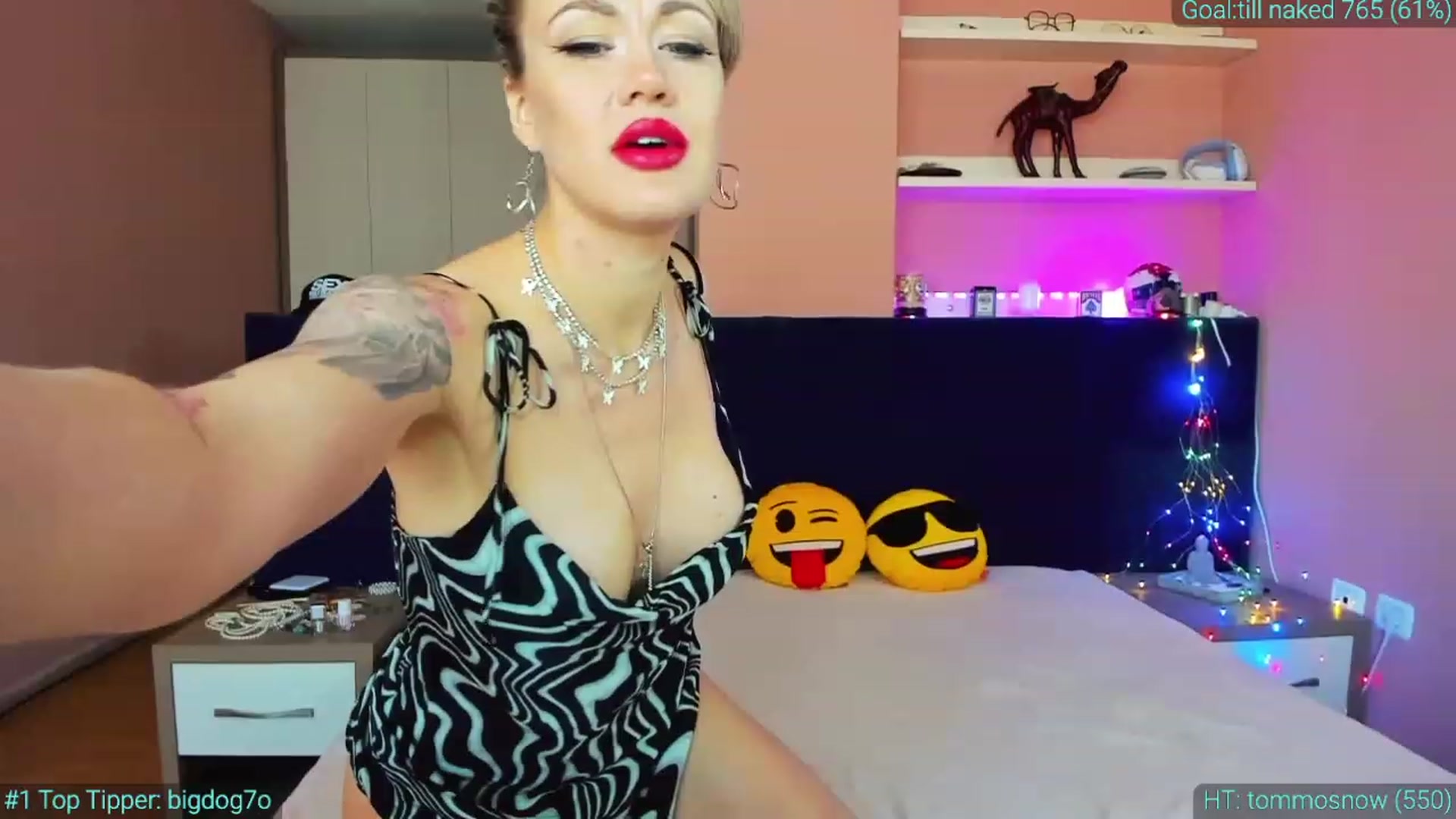 Gallery image thumbnail from AlexiAngel's myfreecams stream on, 03/18/2023, 08:05 image 18 of 20