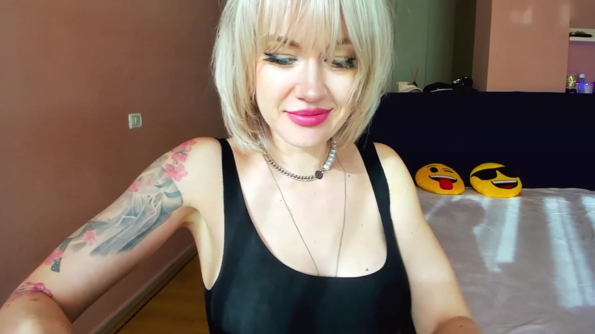 Gallery image thumbnail from AlexiAngel's myfreecams stream on, 03/25/2023, 17:05 image 1 of 20