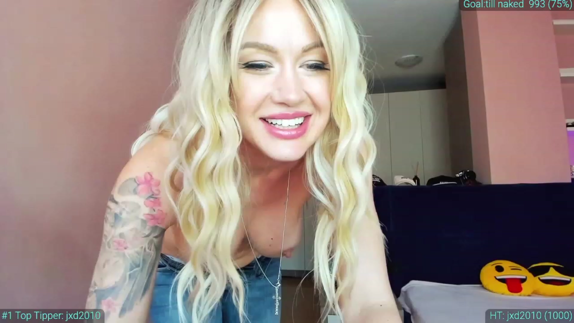 Gallery image thumbnail from AlexiAngel's myfreecams stream on, 03/28/2023, 07:11 image 1 of 20