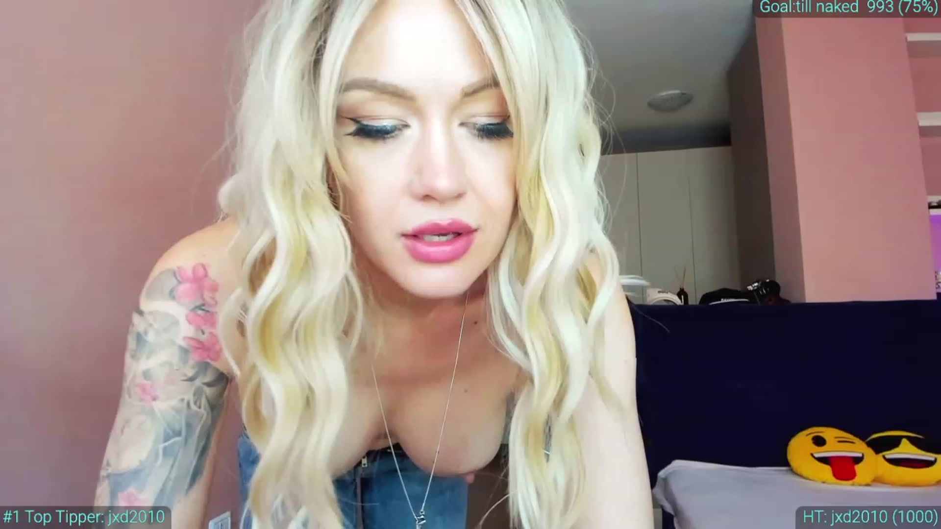 Gallery image thumbnail from AlexiAngel's myfreecams stream on, 03/28/2023, 07:11 image 2 of 20