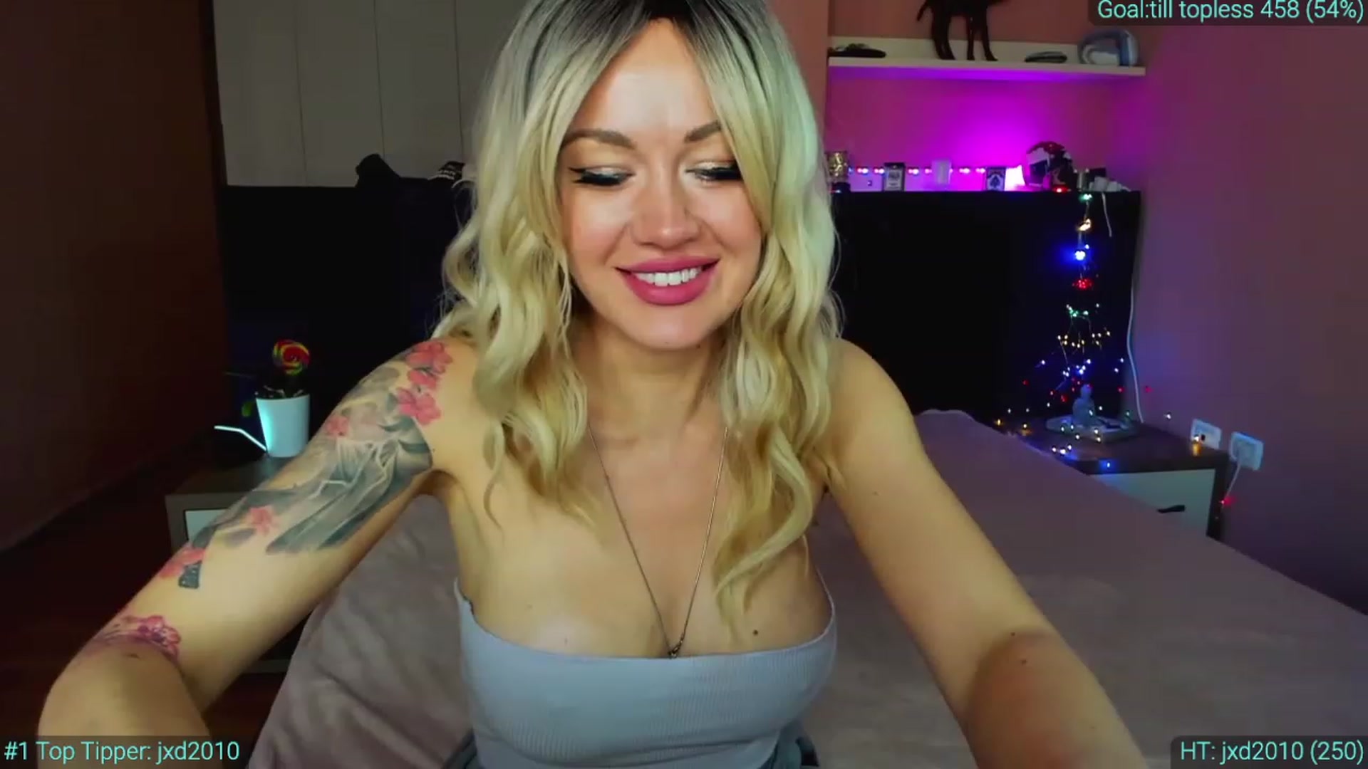Gallery image thumbnail from AlexiAngel's myfreecams stream on, 03/29/2023, 06:27 image 8 of 20