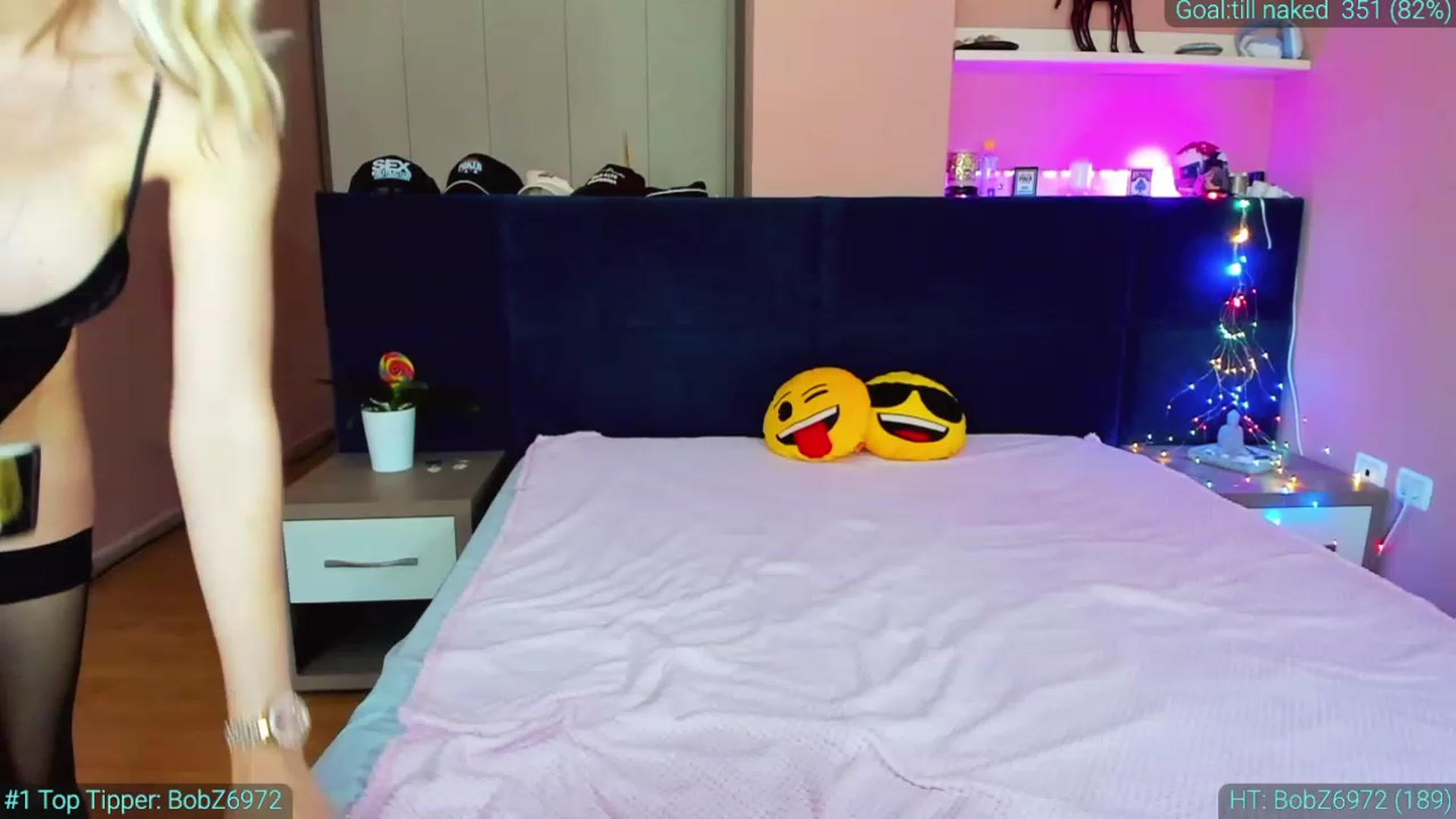 Gallery image thumbnail from AlexiAngel's myfreecams stream on, 04/12/2023, 05:28 image 12 of 20