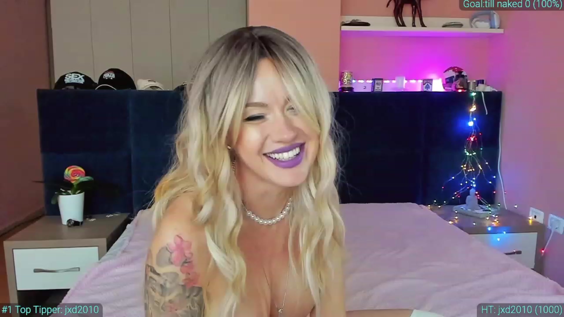 Gallery image thumbnail from AlexiAngel's myfreecams stream on, 04/18/2023, 06:56 image 15 of 20