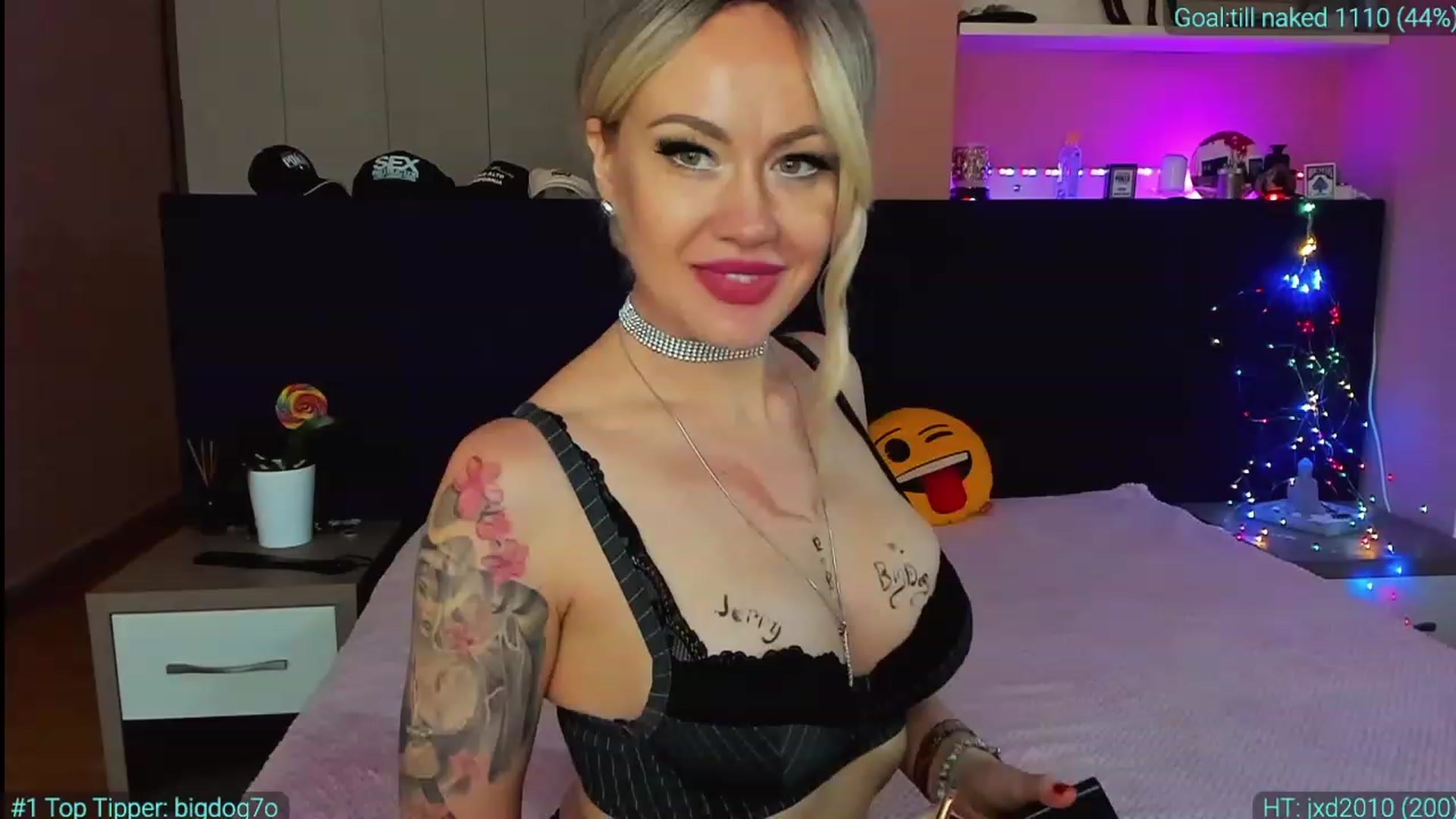 Gallery image thumbnail from AlexiAngel's myfreecams stream on, 05/03/2023, 07:22 image 8 of 20