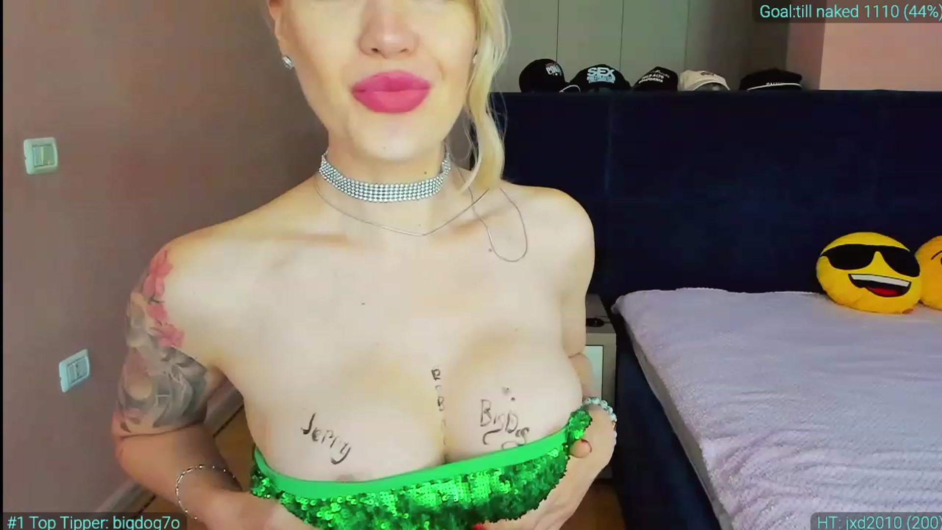 Gallery image thumbnail from AlexiAngel's myfreecams stream on, 05/03/2023, 07:22 image 4 of 20