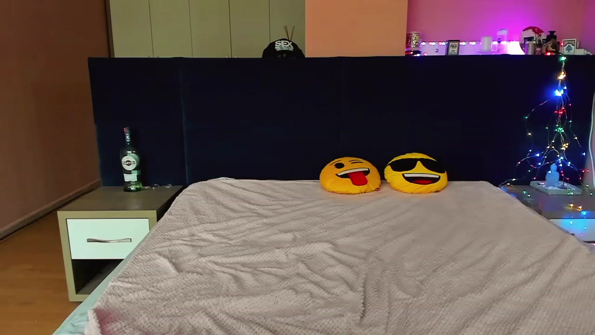 Gallery image thumbnail from AlexiAngel's myfreecams stream on, 06/02/2023, 15:06 image 19 of 20