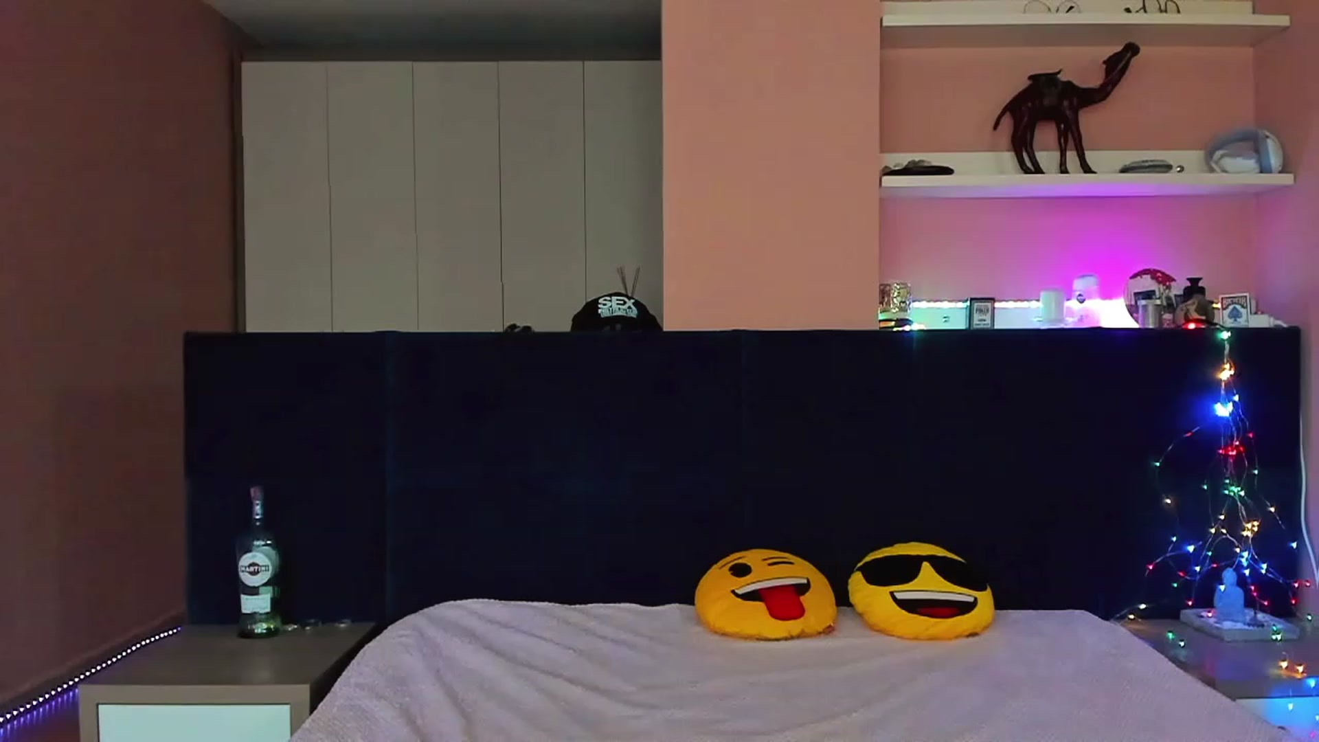 Gallery image thumbnail from AlexiAngel's myfreecams stream on, 06/03/2023, 05:30 image 18 of 20