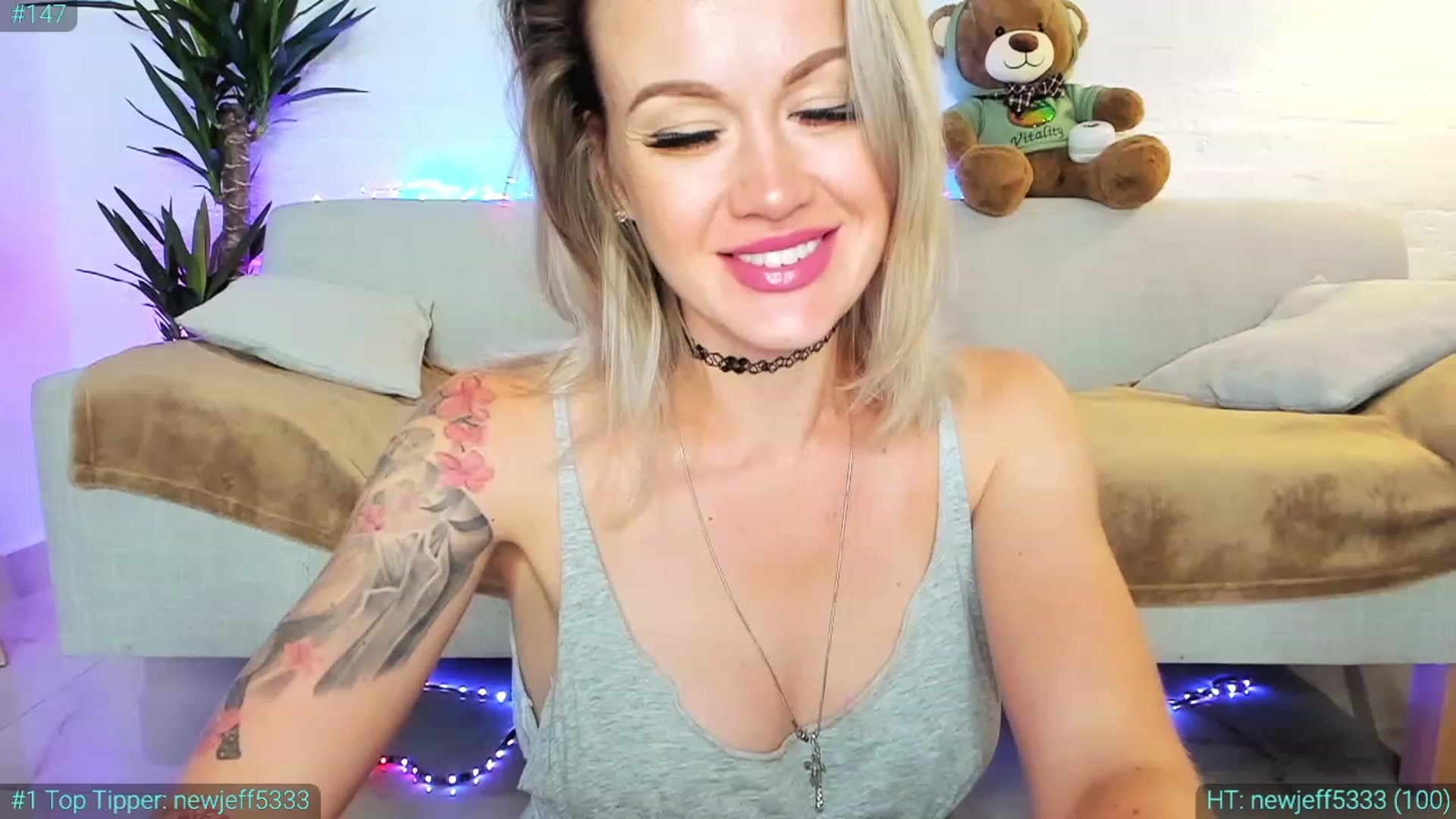 Gallery image thumbnail from AlexiAngel's myfreecams stream on, 09/19/2023, 17:20 image 2 of 20