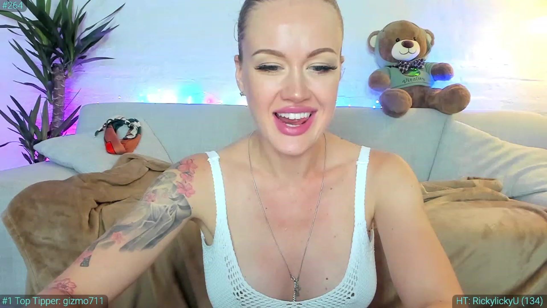 Gallery image thumbnail from AlexiAngel's myfreecams stream on, 10/03/2023, 18:53 image 15 of 20