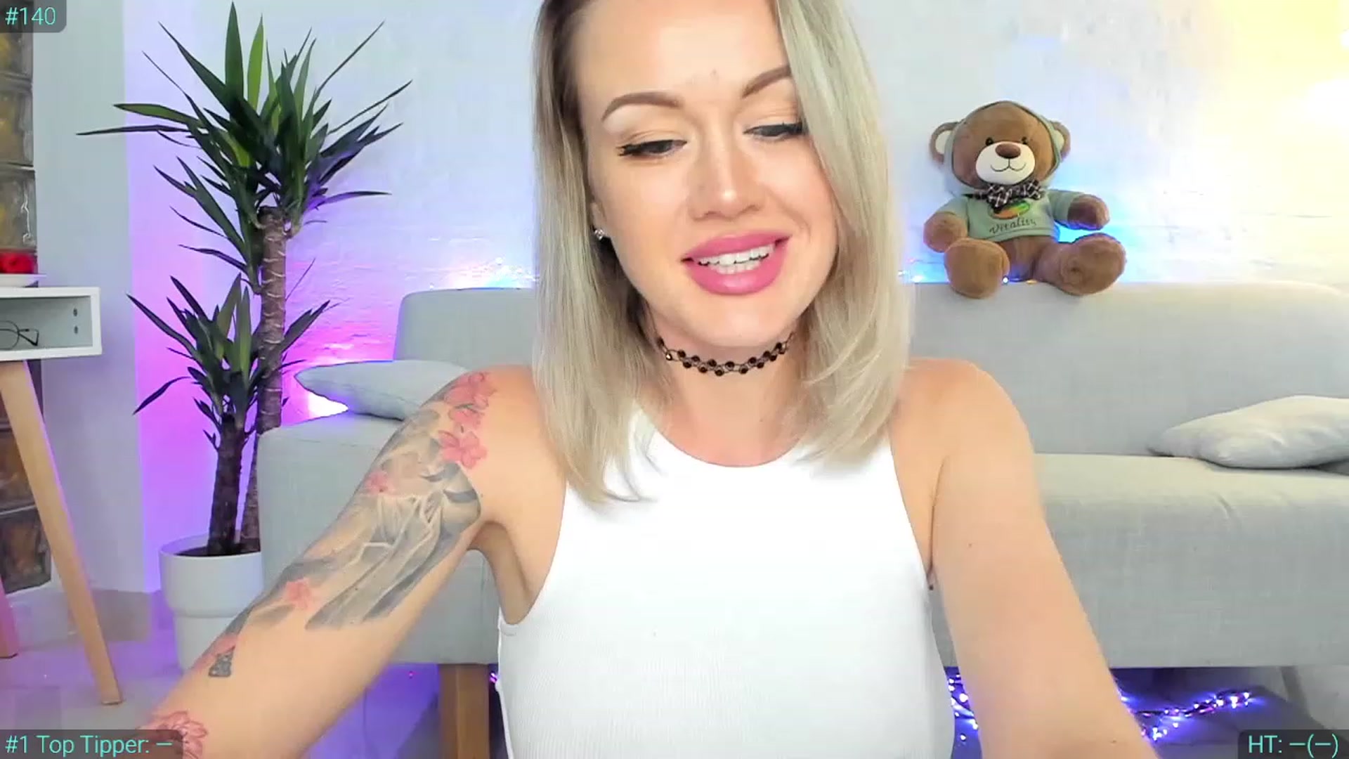 Gallery image thumbnail from AlexiAngel's myfreecams stream on, 10/08/2023, 15:19 image 4 of 20
