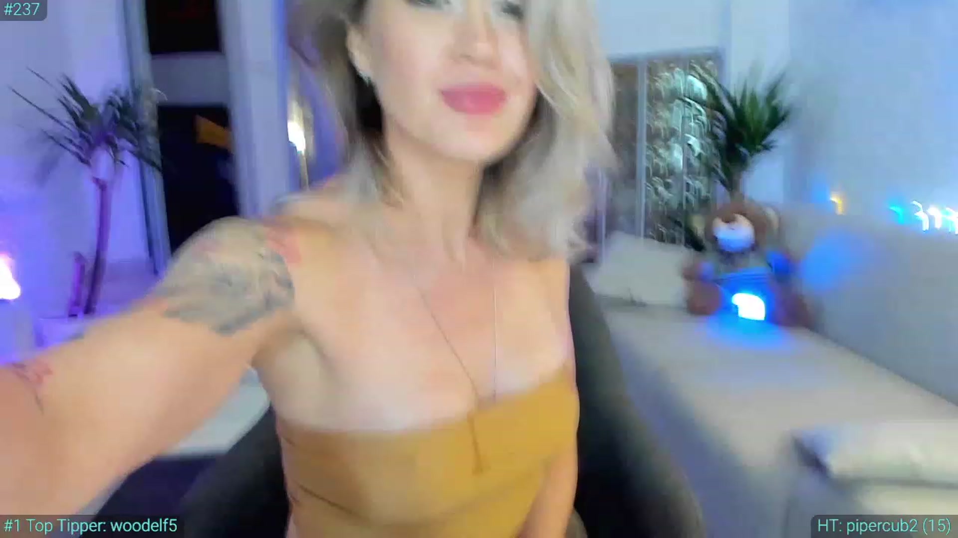 Gallery image thumbnail from AlexiAngel's myfreecams stream on, 10/18/2023, 18:25 image 18 of 20