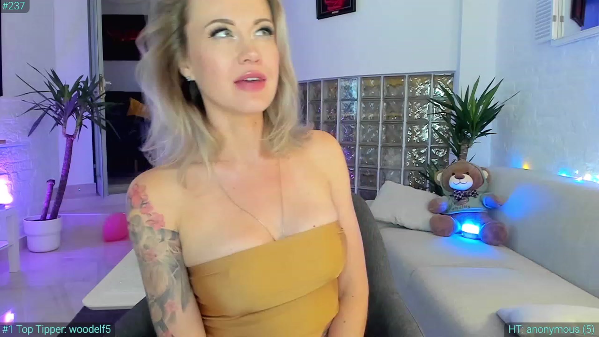 Gallery image thumbnail from AlexiAngel's myfreecams stream on, 10/18/2023, 18:25 image 11 of 20