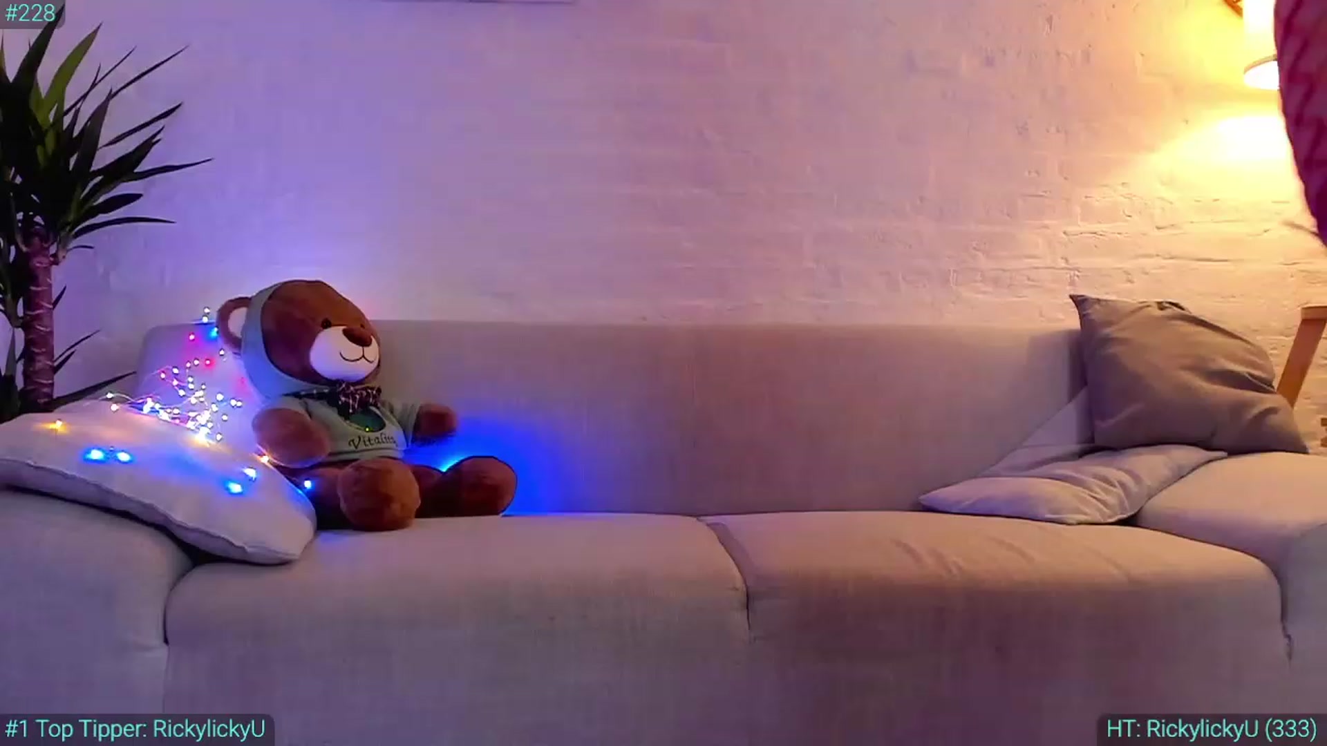 Gallery image thumbnail from AlexiAngel's myfreecams stream on, 10/21/2023, 16:18 image 16 of 20