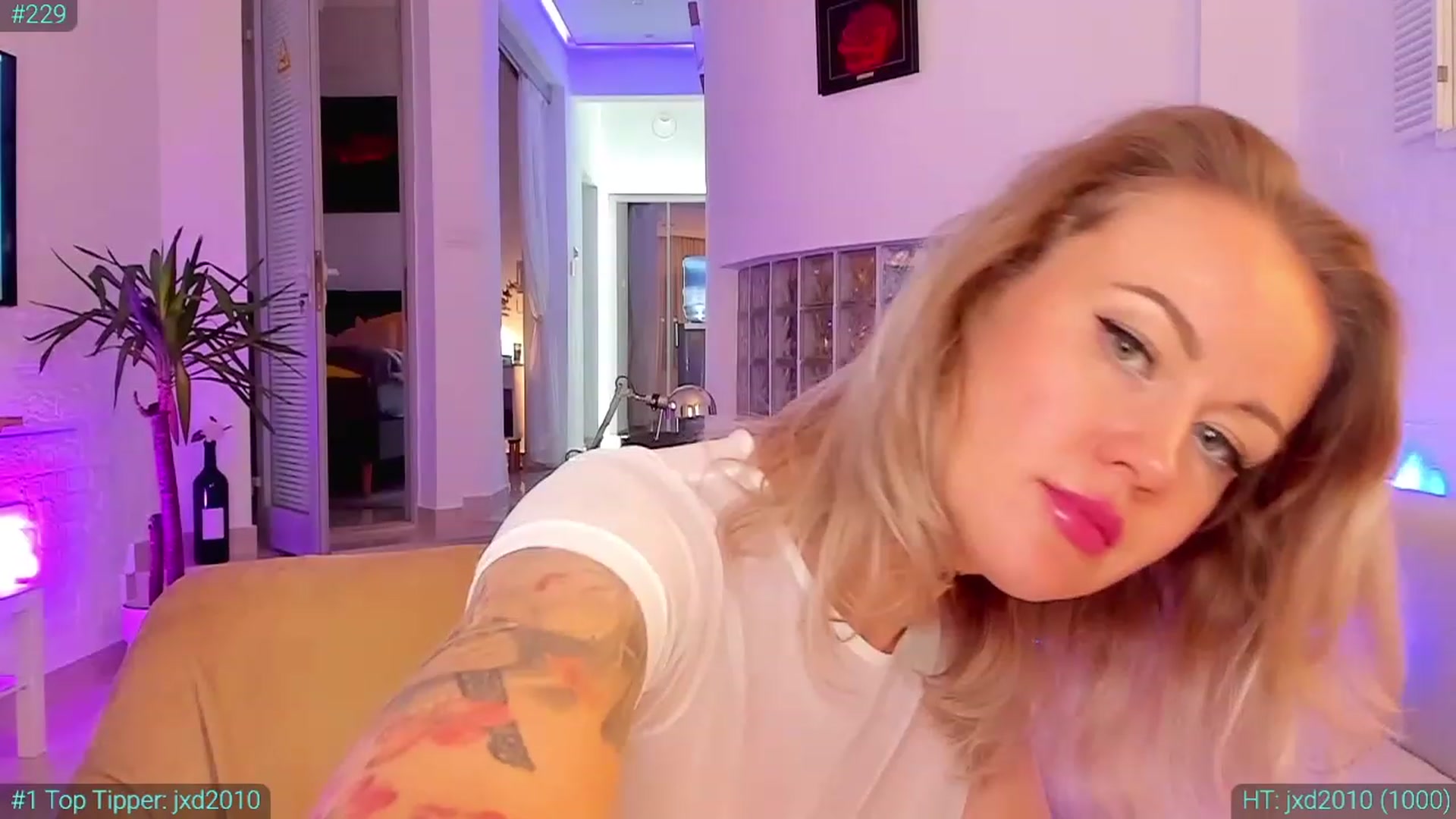 Gallery image thumbnail from AlexiAngel's myfreecams stream on, 10/27/2023, 17:16 image 20 of 20