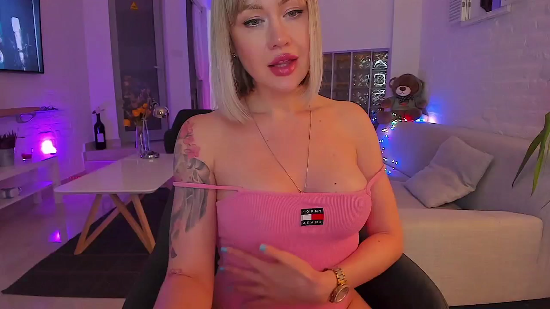 Gallery image thumbnail from AlexiAngel's myfreecams stream on, 02/22/2024, 17:49 image 20 of 20