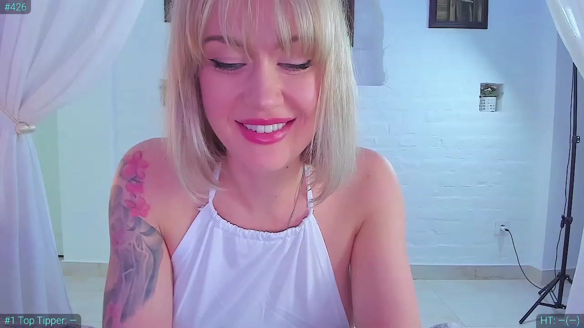 Gallery image thumbnail from AlexiAngel's myfreecams stream on, 03/13/2024, 17:20 image 13 of 20