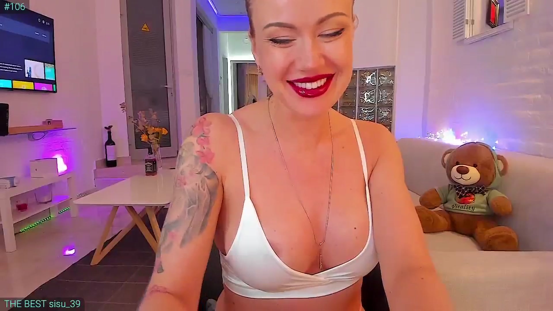 Gallery image thumbnail from AlexiAngel's myfreecams stream on, 05/17/2024, 15:56 image 2 of 20