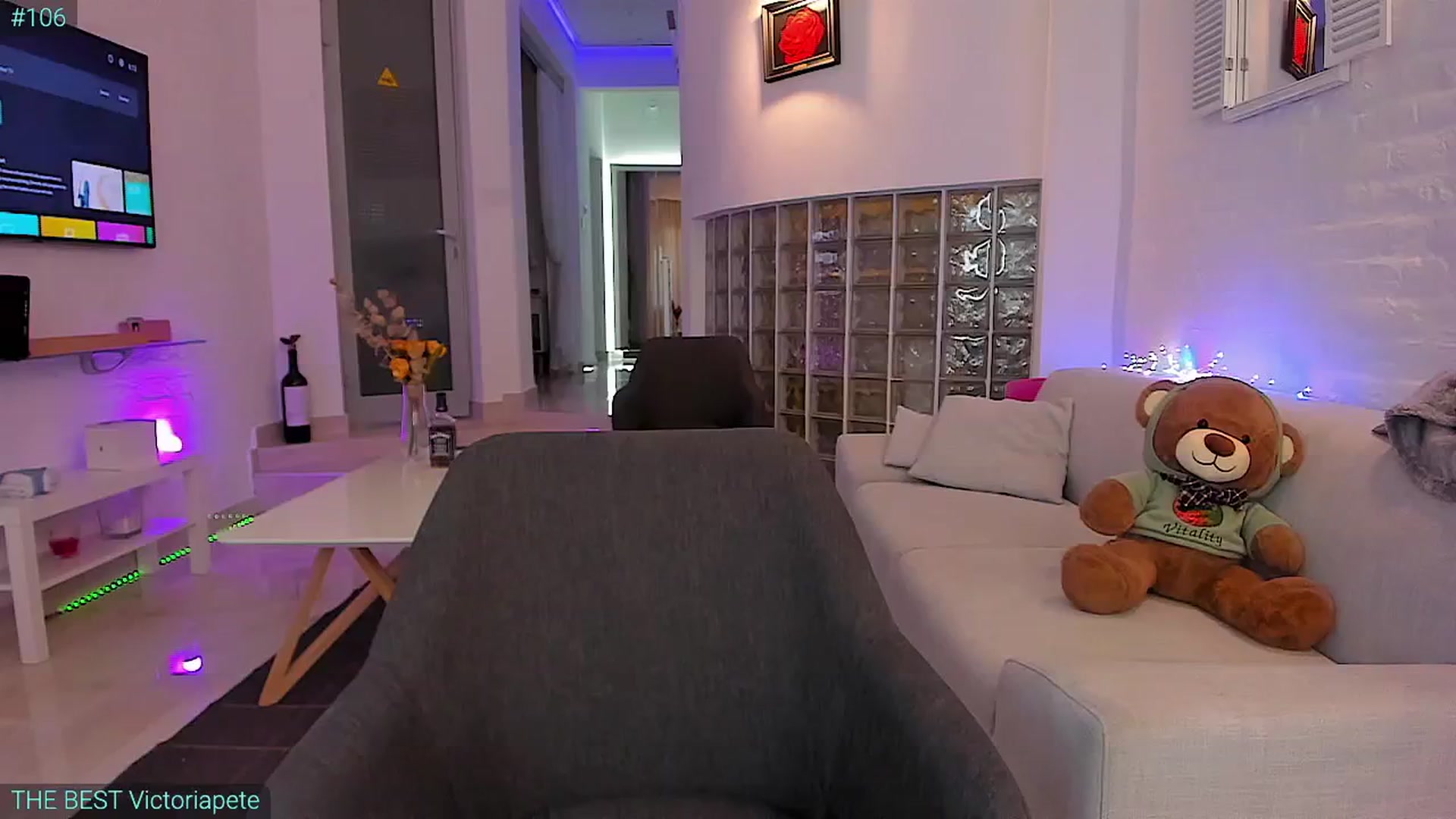 Gallery image thumbnail from AlexiAngel's myfreecams stream on, 05/18/2024, 18:00 image 8 of 20