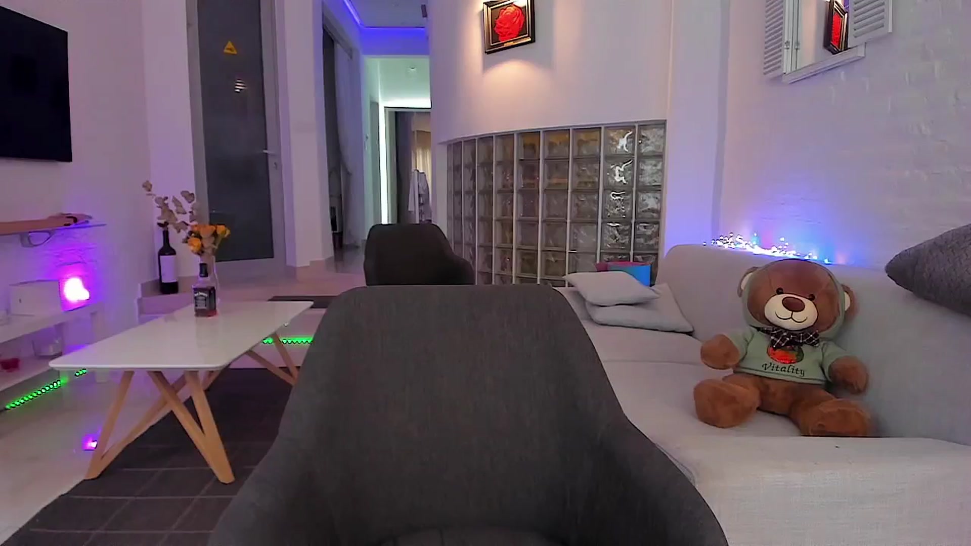 Gallery image thumbnail from AlexiAngel's myfreecams stream on, 05/25/2024, 06:50 image 20 of 20