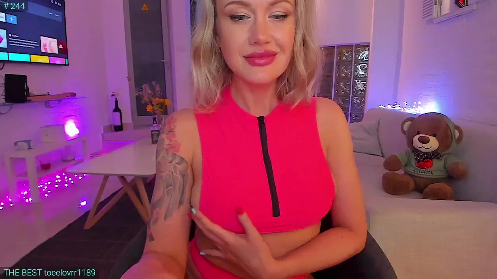 Gallery image thumbnail from AlexiAngel's myfreecams stream on, 06/06/2024, 18:39 image 19 of 20