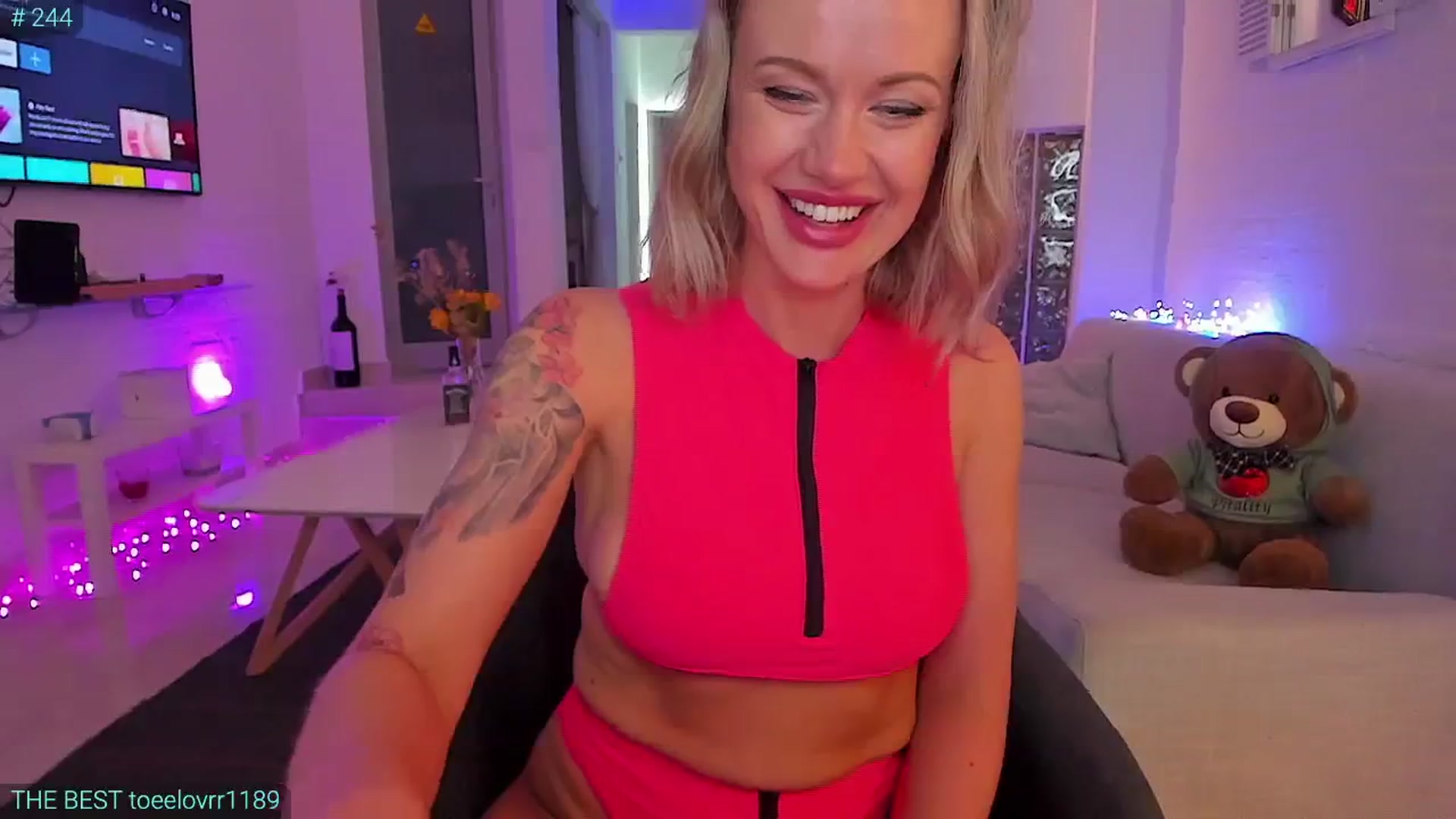 Gallery image thumbnail from AlexiAngel's myfreecams stream on, 06/06/2024, 18:39 image 18 of 20