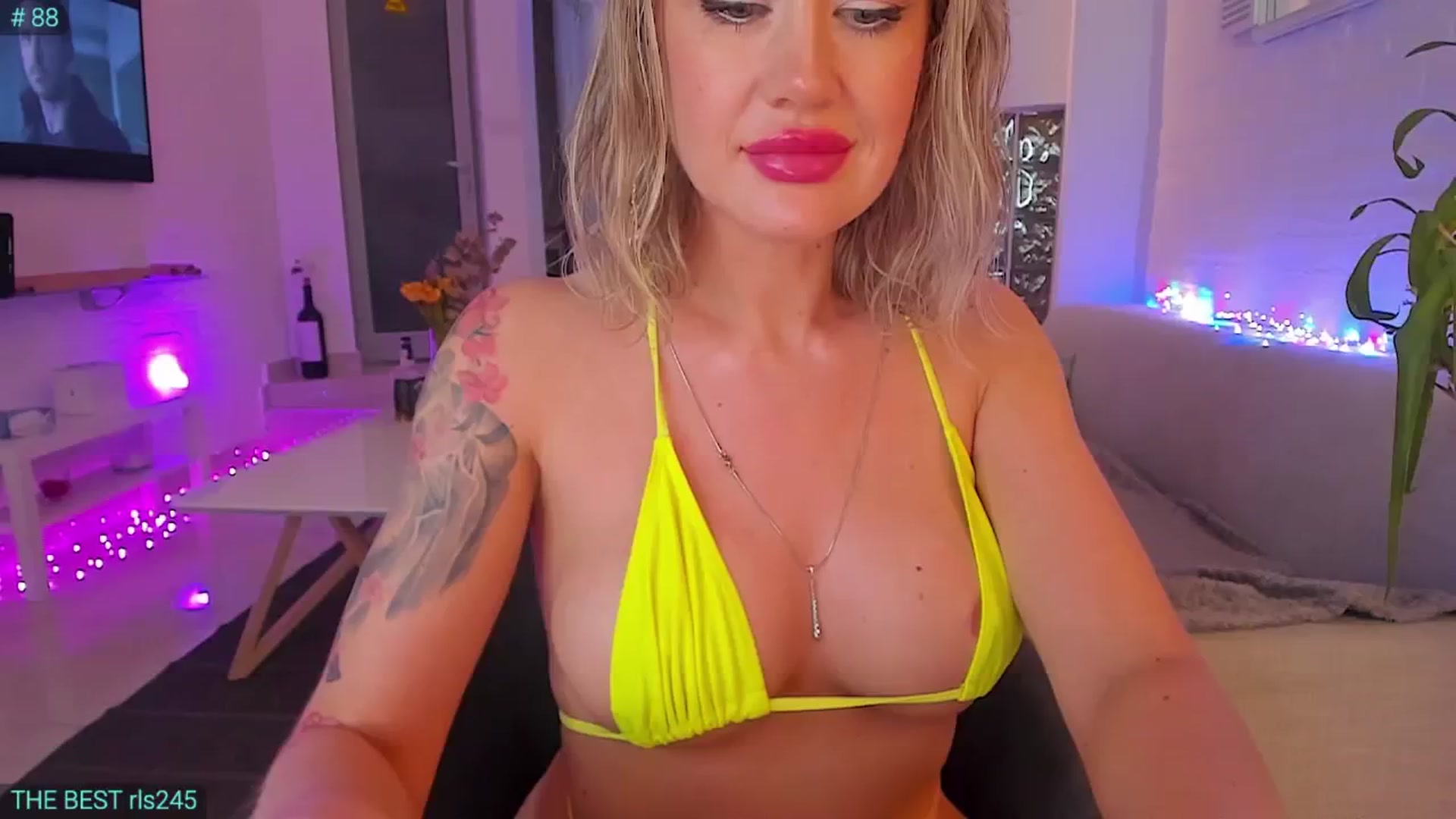 Gallery image thumbnail from AlexiAngel's myfreecams stream on, 06/28/2024, 18:39 image 12 of 20