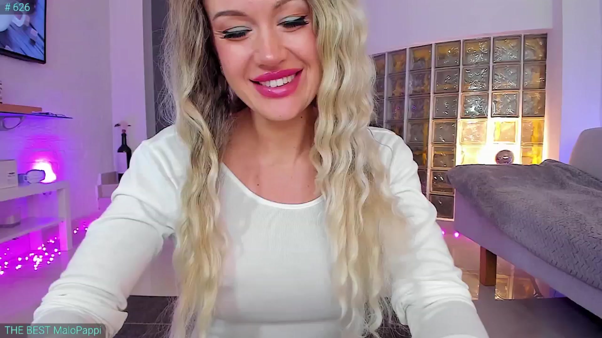 Gallery image thumbnail from AlexiAngel's myfreecams stream on, 09/17/2024, 06:19 image 19 of 20