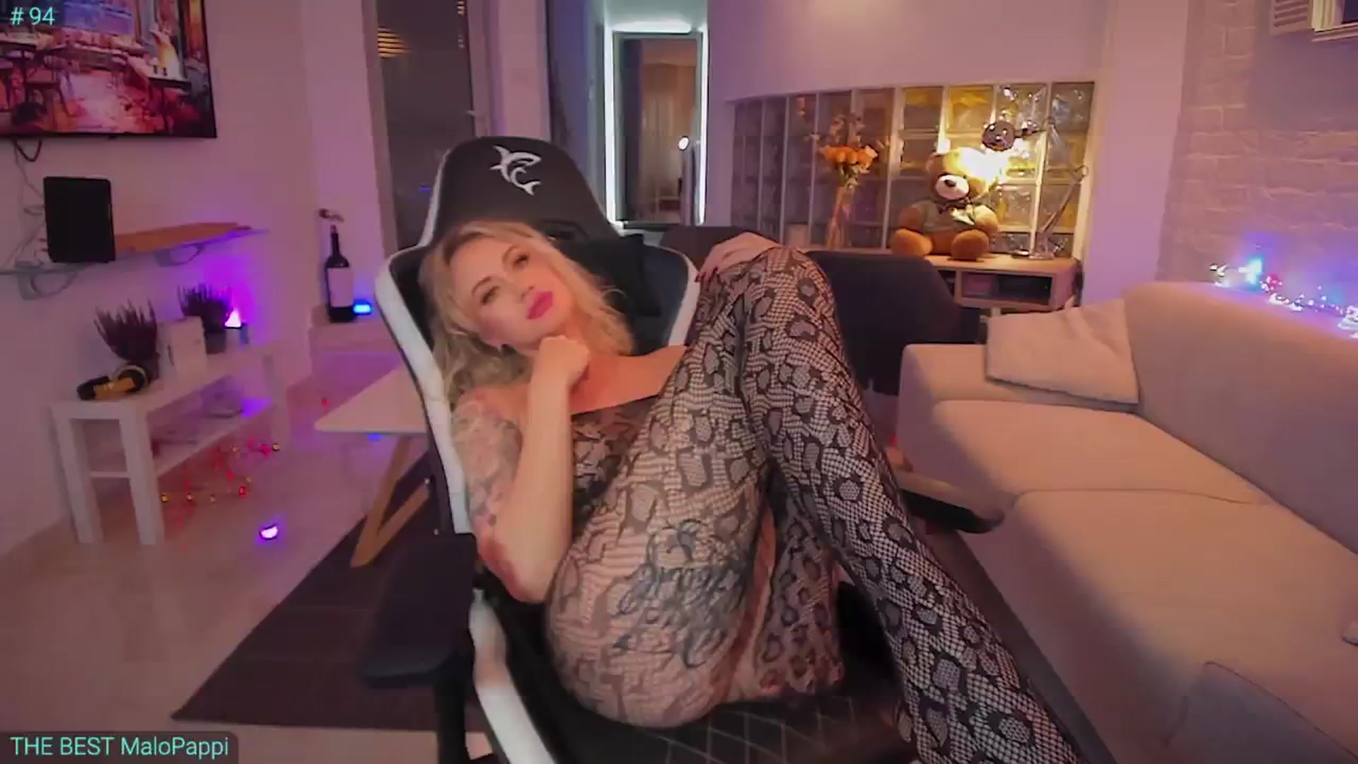 Gallery image thumbnail from AlexiAngel's myfreecams stream on, 10/16/2024, 06:54 image 4 of 20