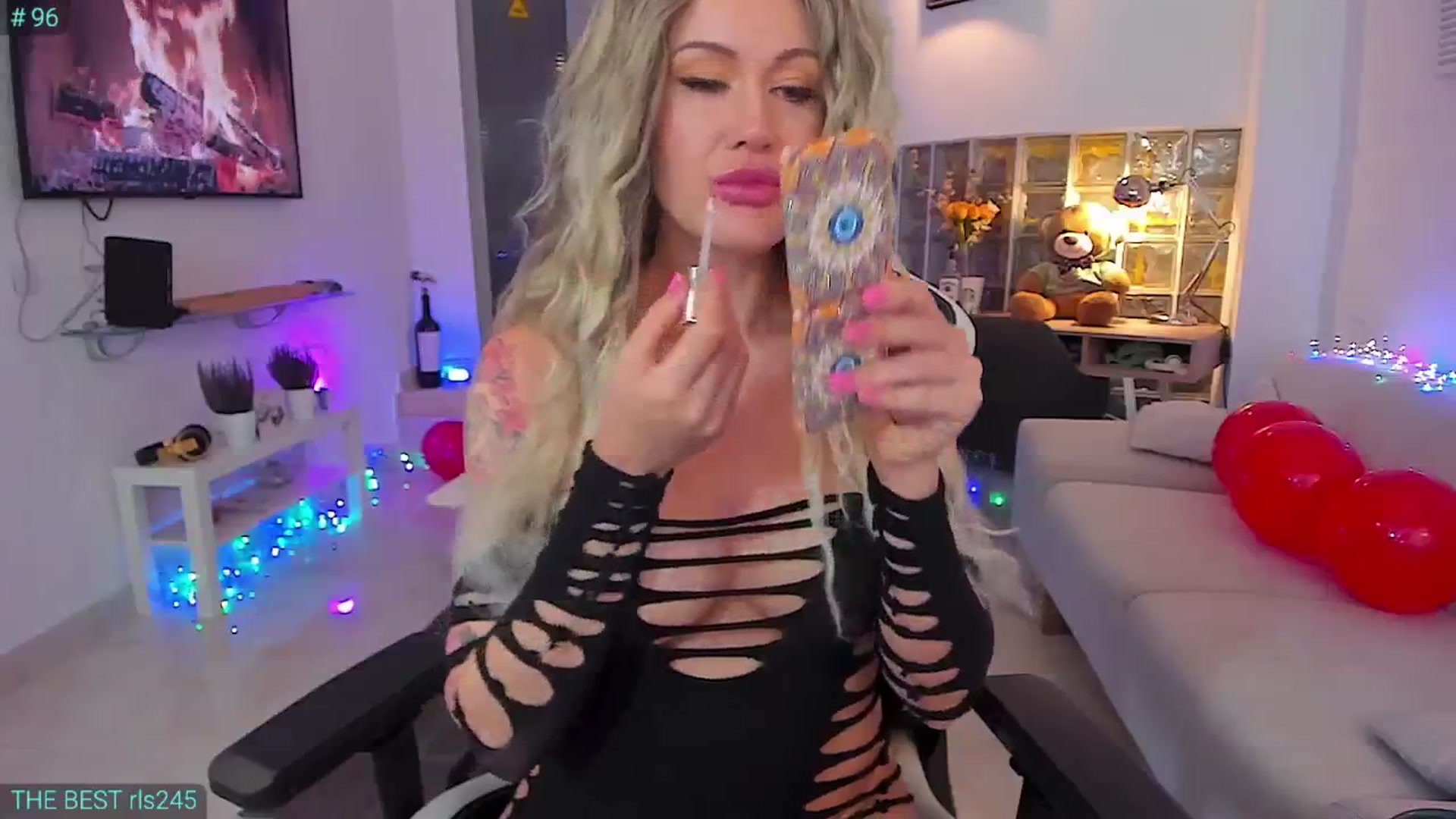 Gallery image thumbnail from AlexiAngel's myfreecams stream on, 10/31/2024, 08:27 image 14 of 20