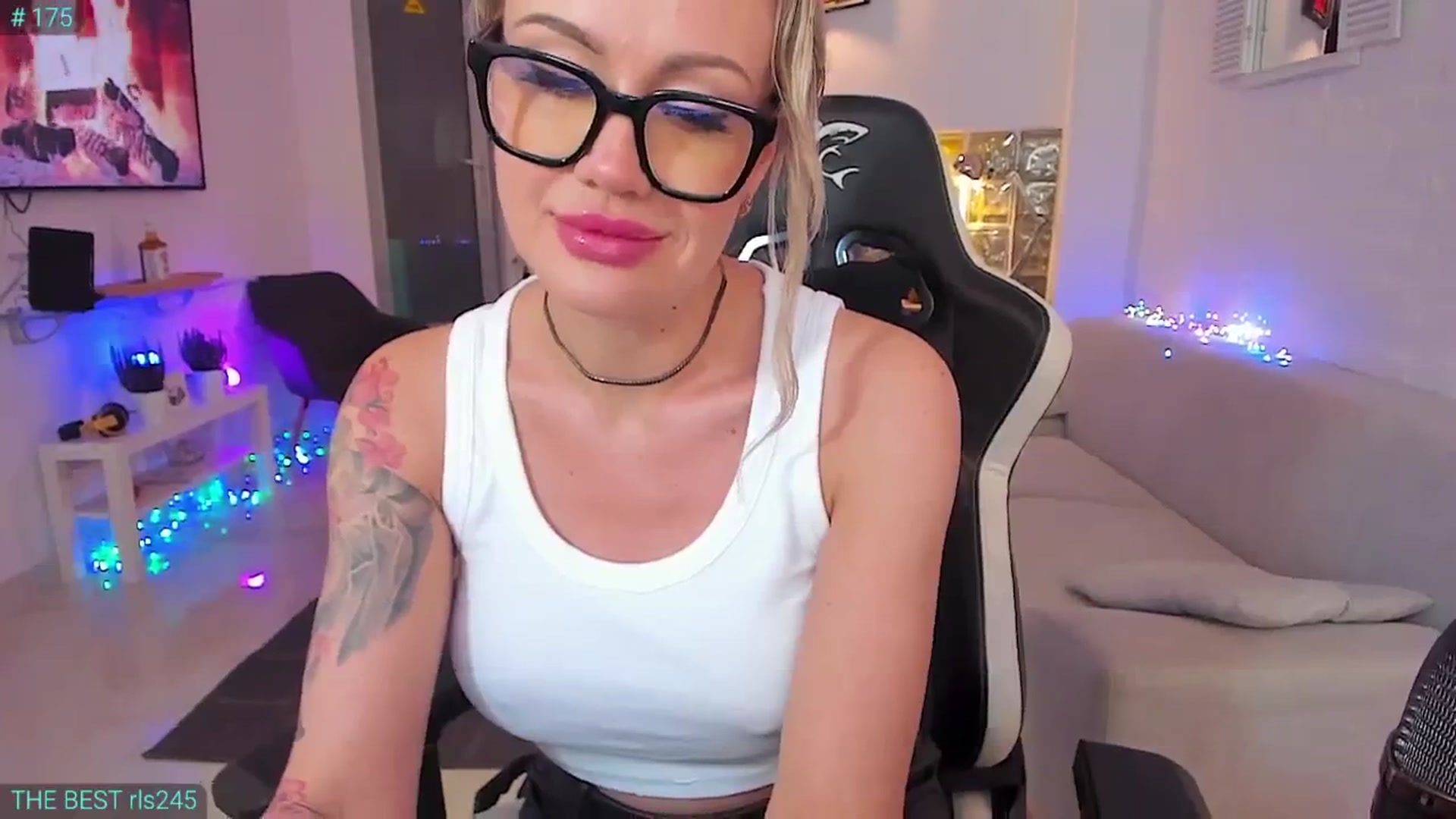 Gallery image thumbnail from AlexiAngel's myfreecams stream on, 11/05/2024, 08:04 image 15 of 20