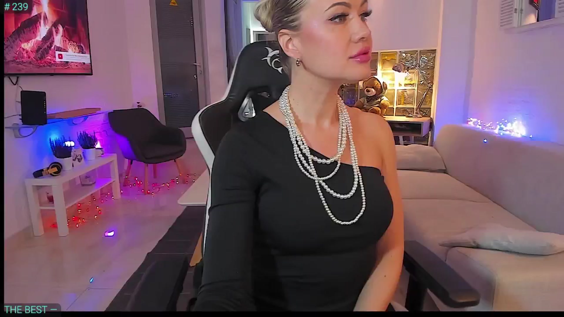Gallery image thumbnail from AlexiAngel's myfreecams stream on, 11/07/2024, 05:48 image 5 of 20